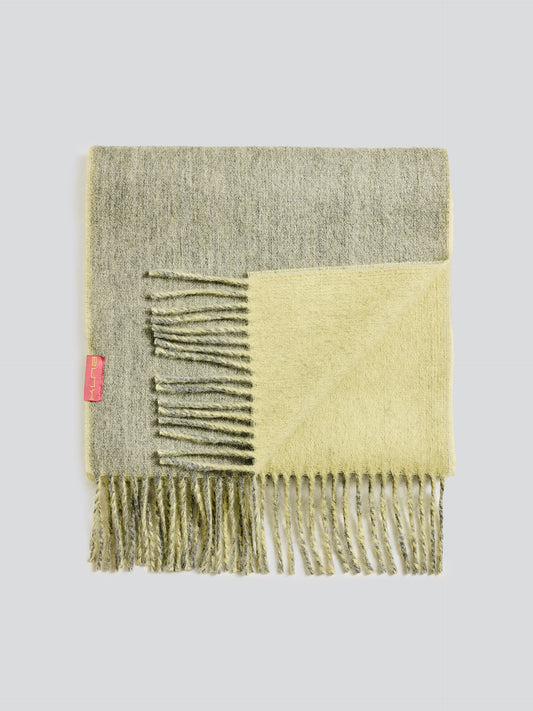 Tundra Scarf Made of Baby Alpaca in Green