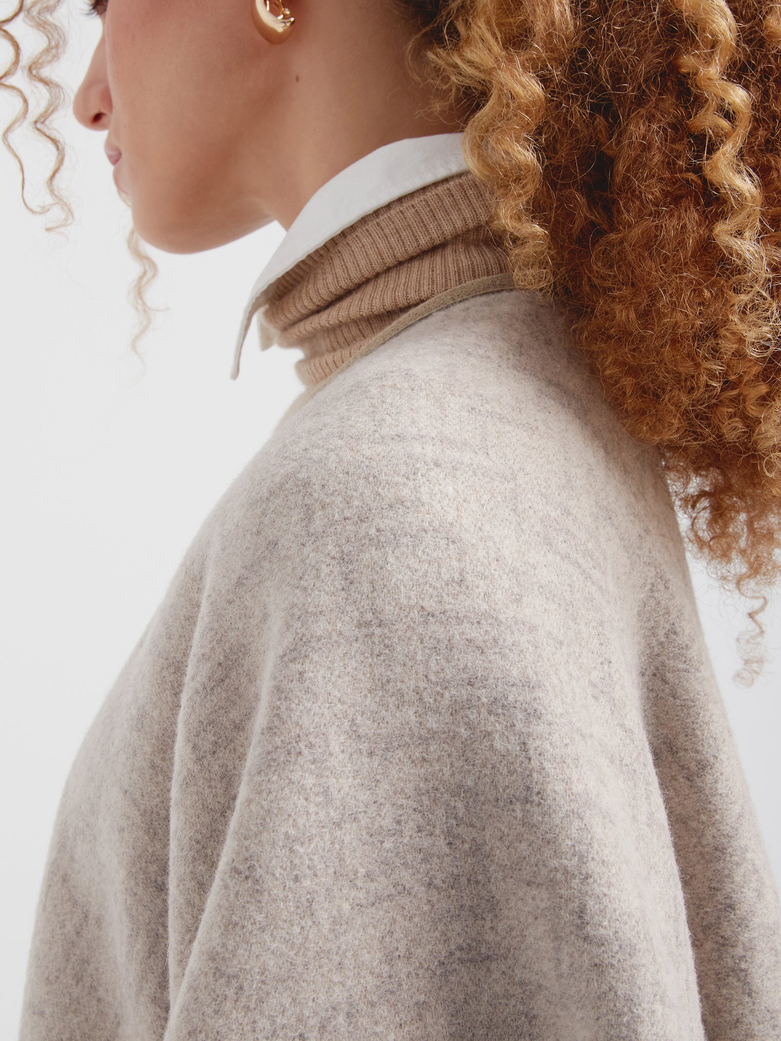 Capa Yper De Baby Alpaca Color Gris