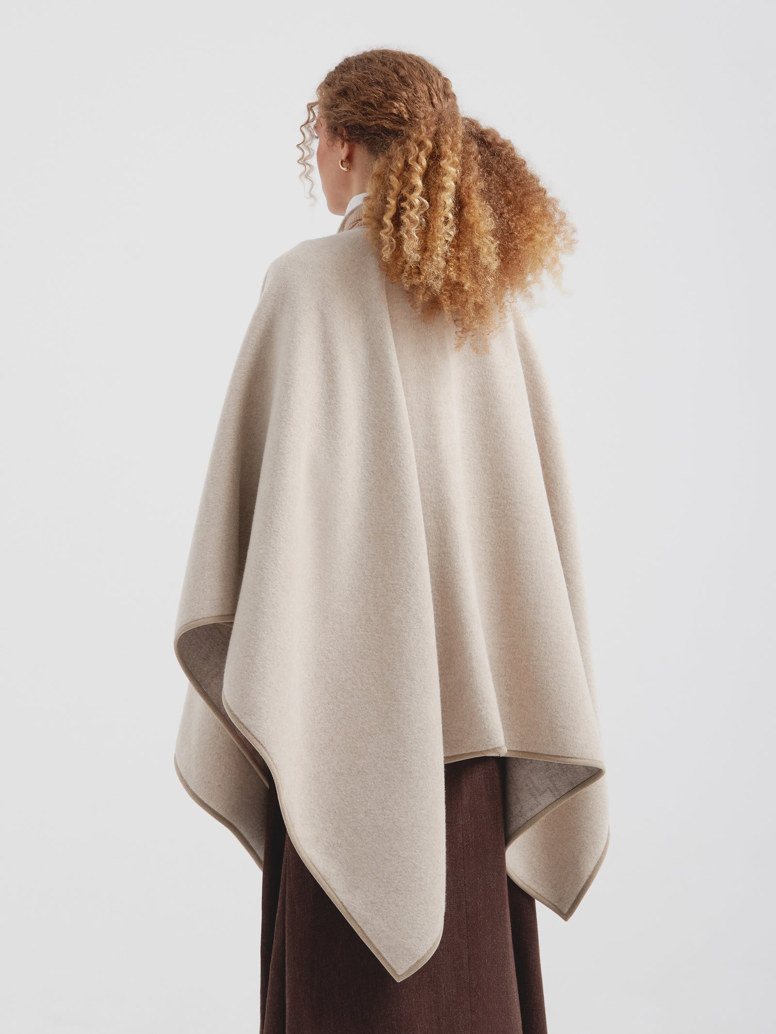 Capa Yper De Baby Alpaca Color Gris