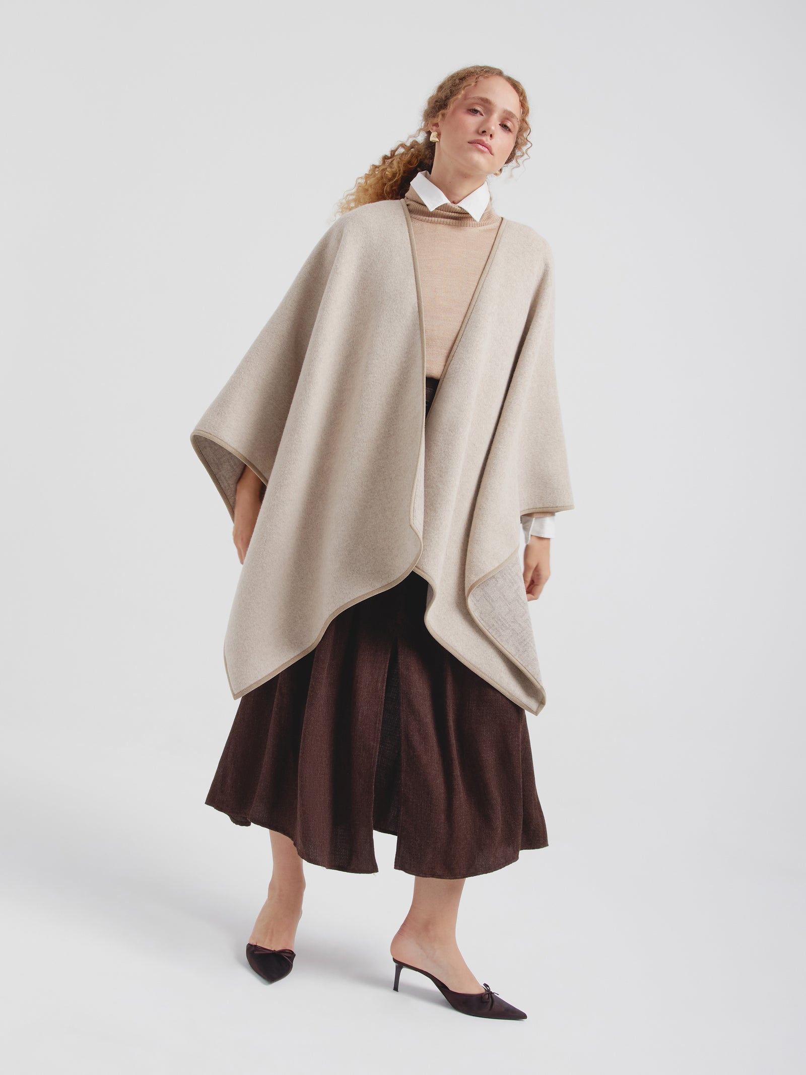 Capa Yper De Baby Alpaca Color Gris