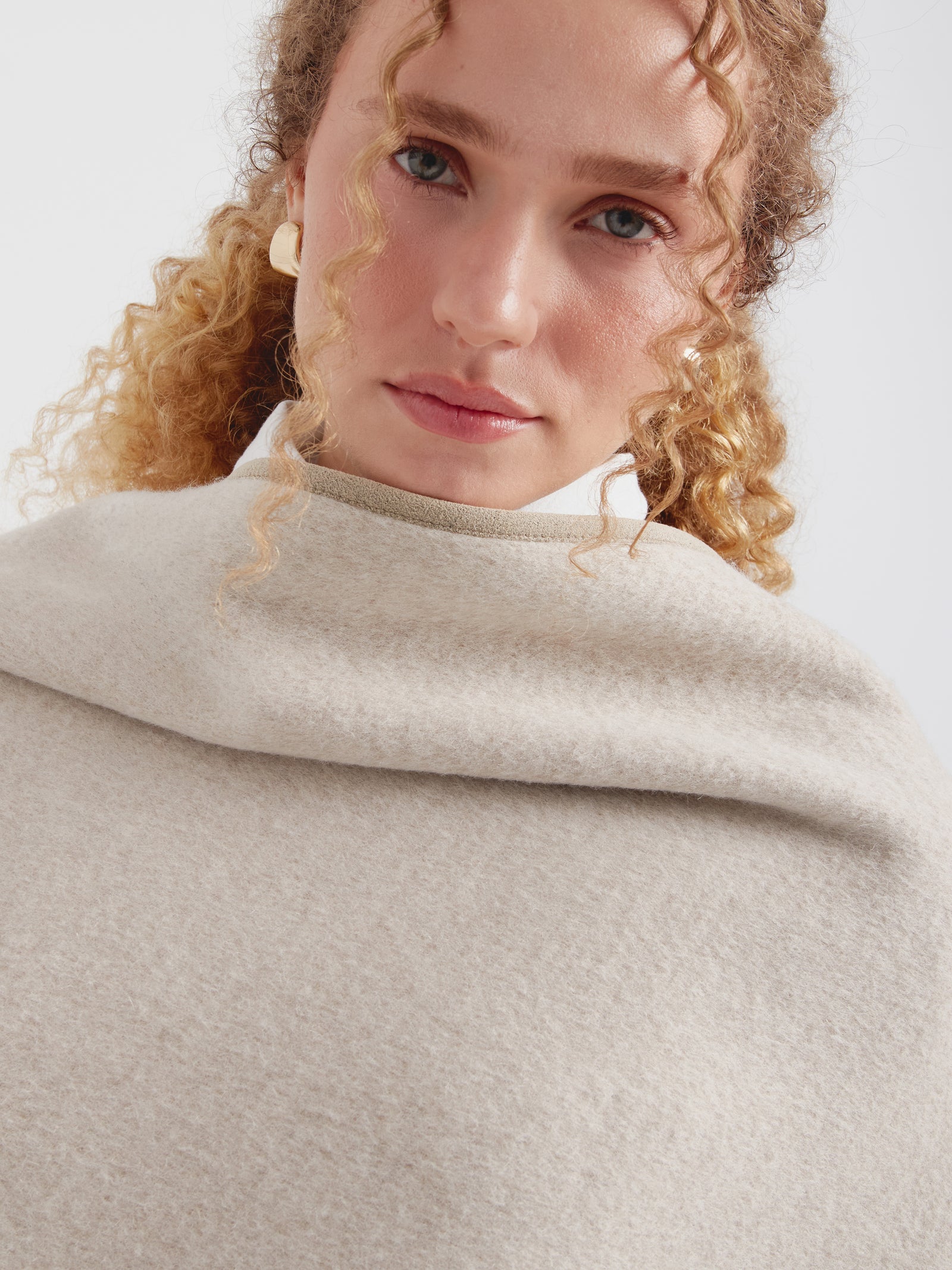 Capa Yper De Baby Alpaca Color Gris