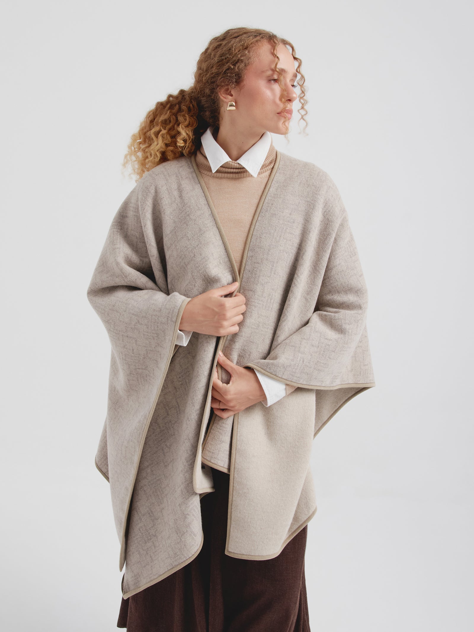 Capa Yper De Baby Alpaca Color Gris