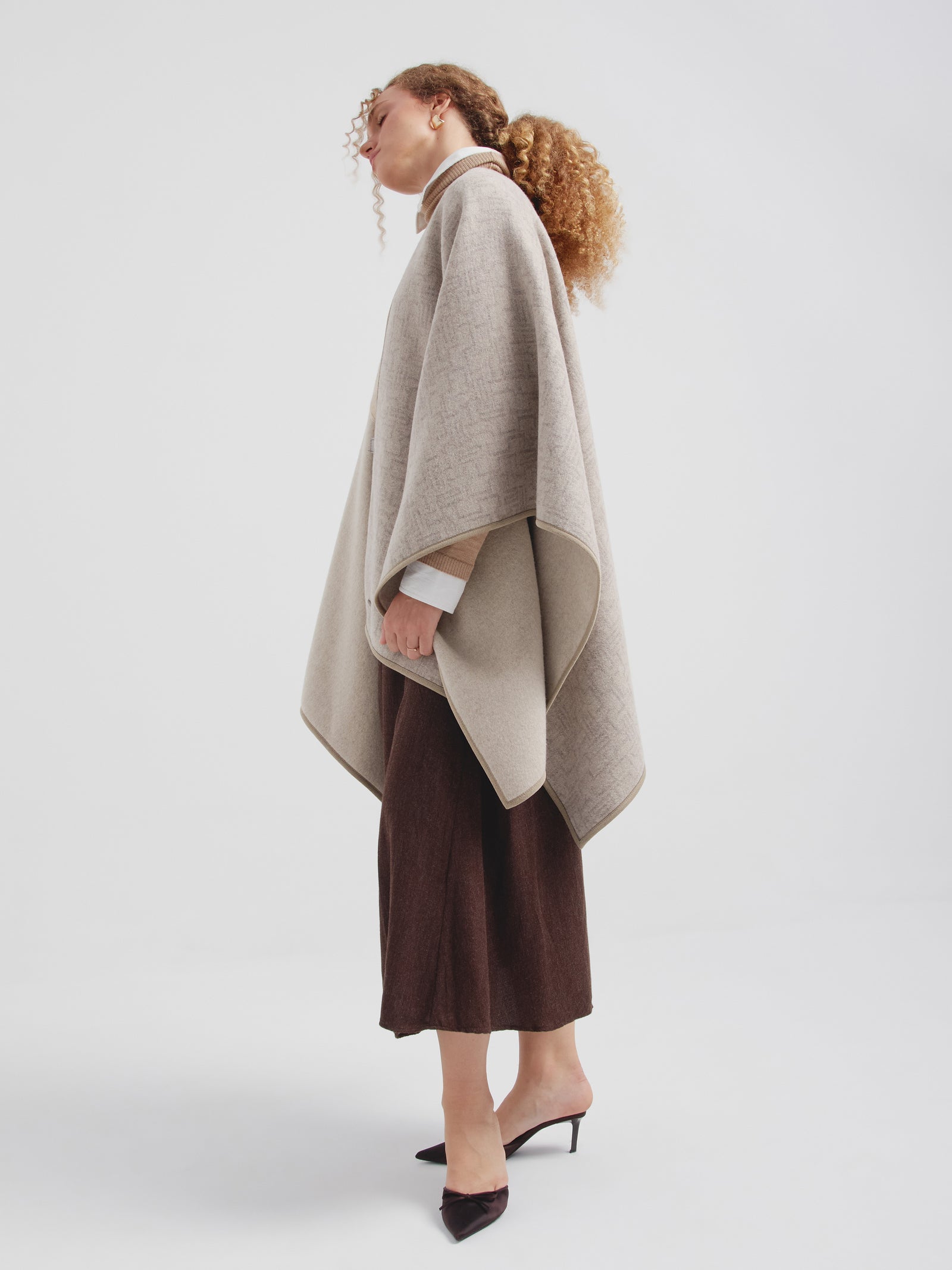 Capa Yper De Baby Alpaca Color Gris