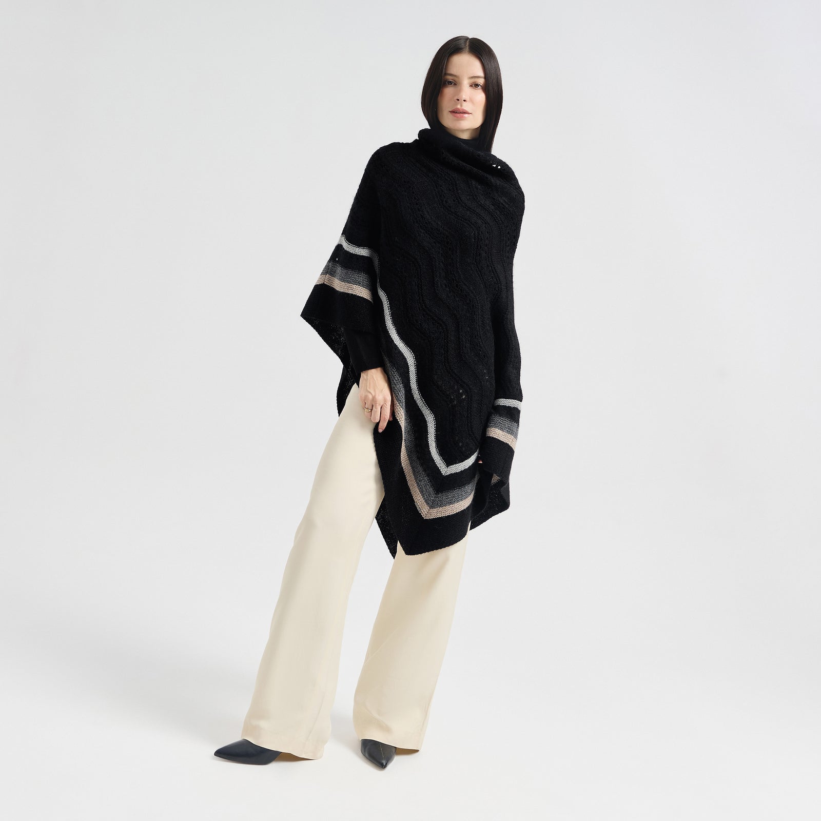 Poncho Cristal De Baby Alpaca Color Negro