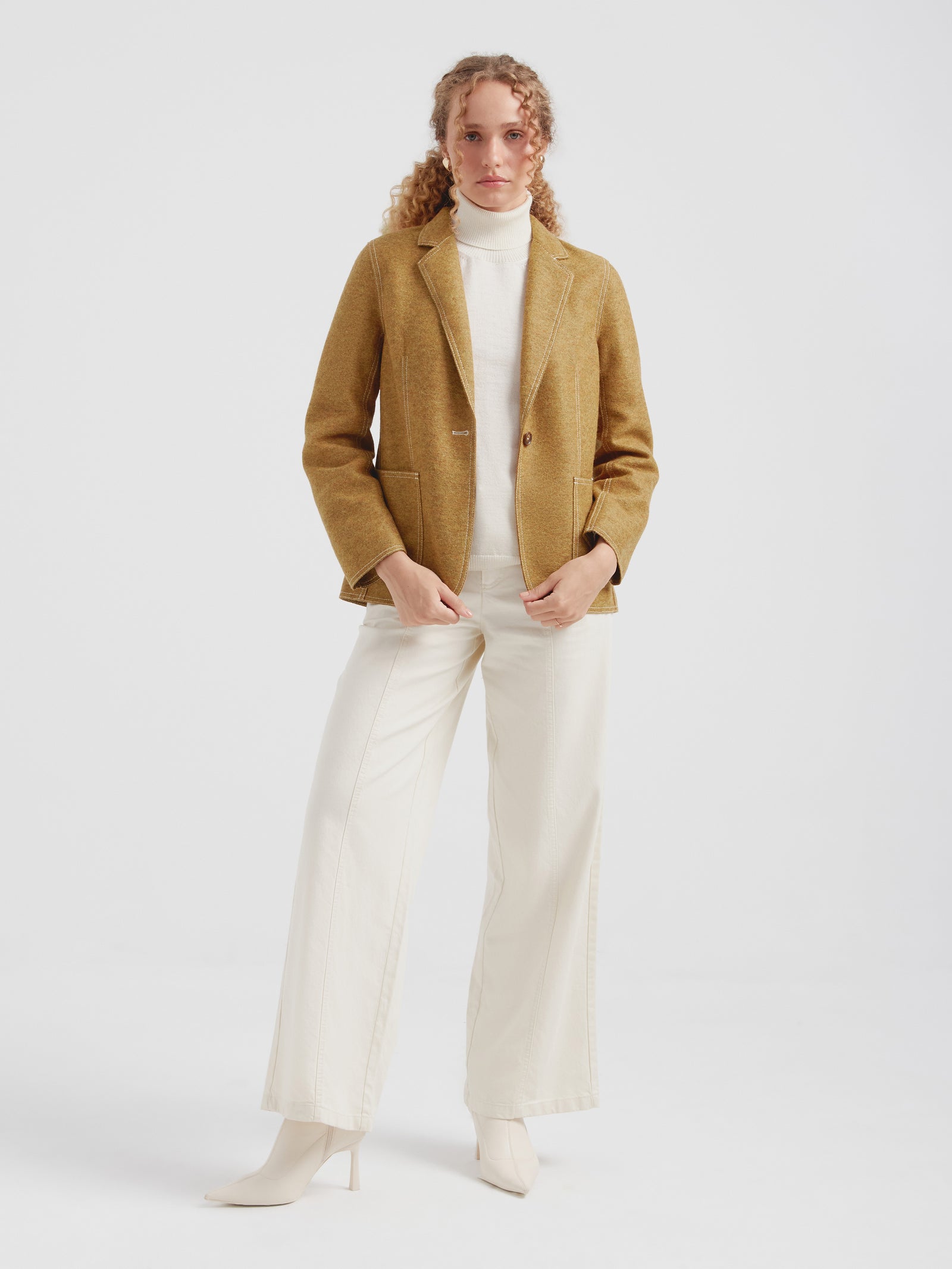 Saco Carolina De Alpaca y Lana Color Amarillo