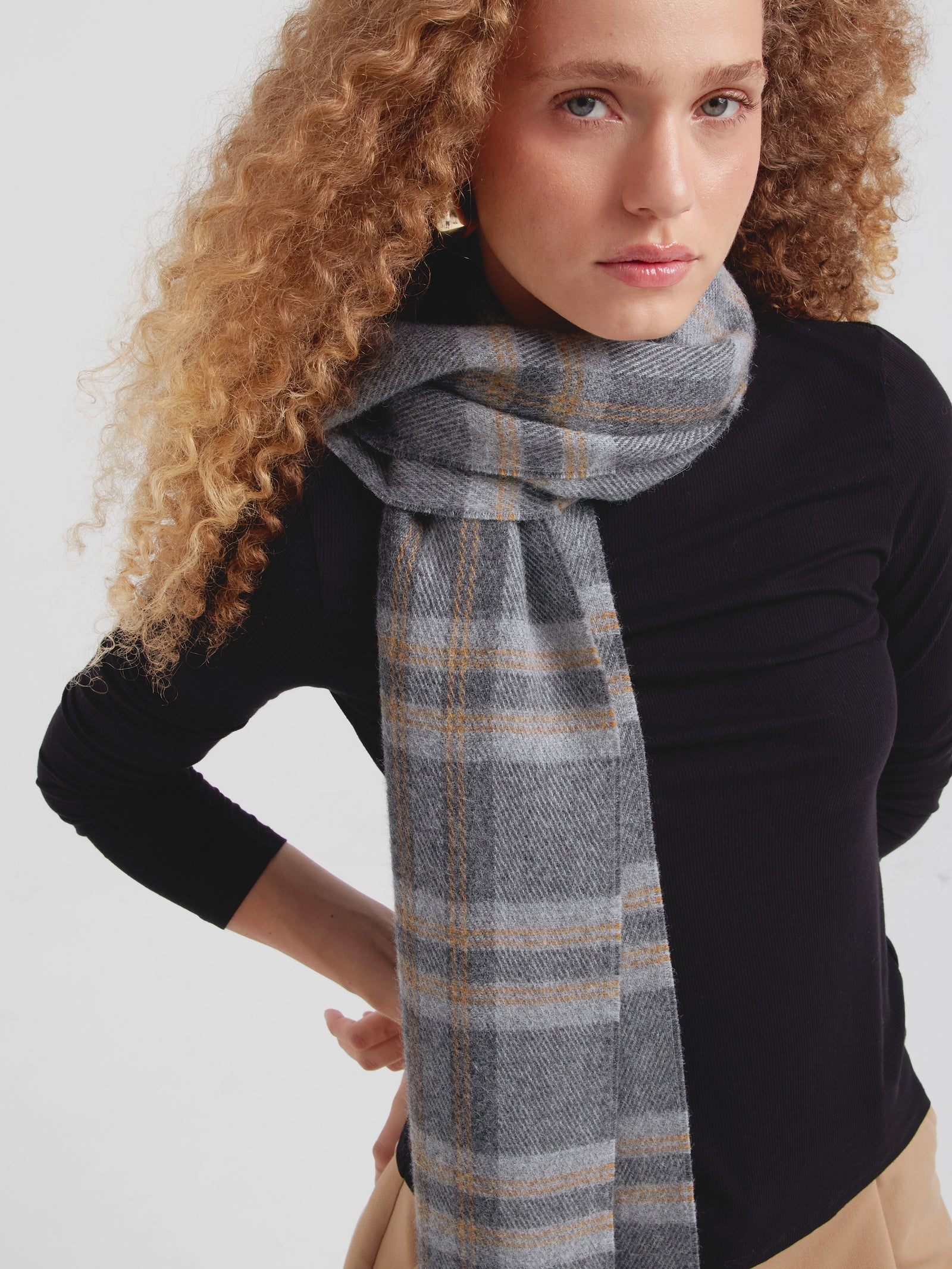 Chalina Catalan De Baby Alpaca Color Gris