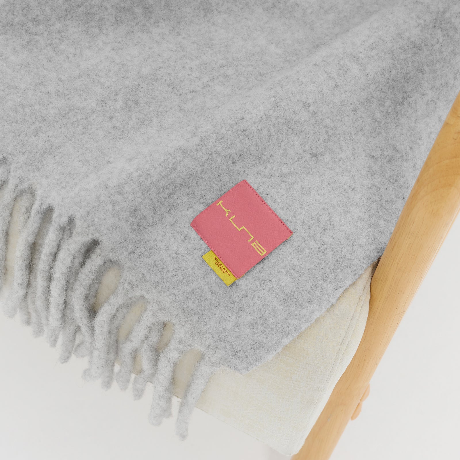 Manta Cadbury De Baby Alpaca Color Gris