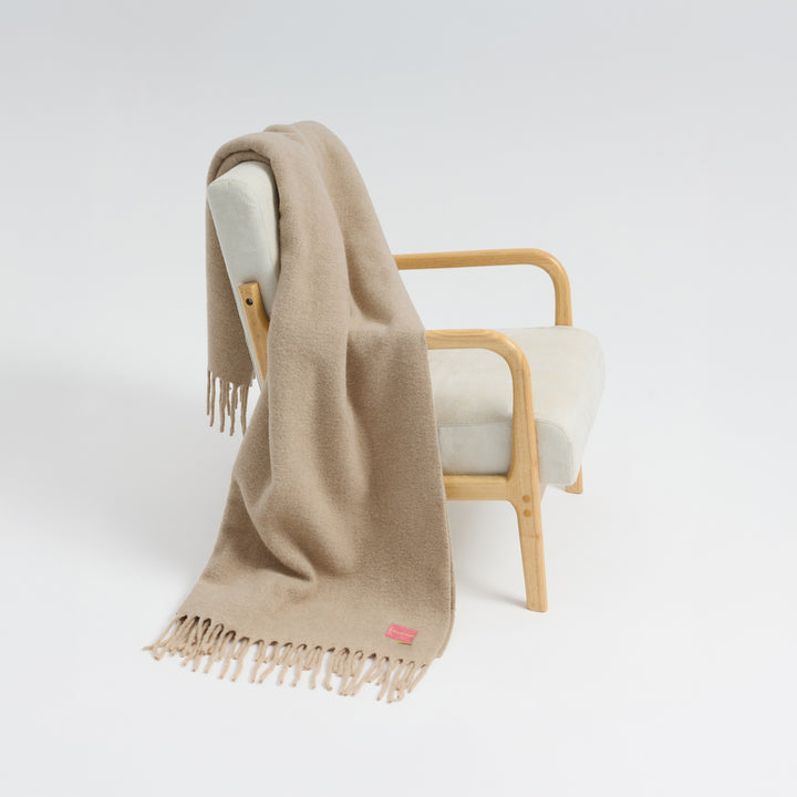 Manta Cadbury Baby Alpaca Color Beige