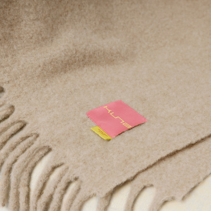 Manta Cadbury Baby Alpaca Color Beige
