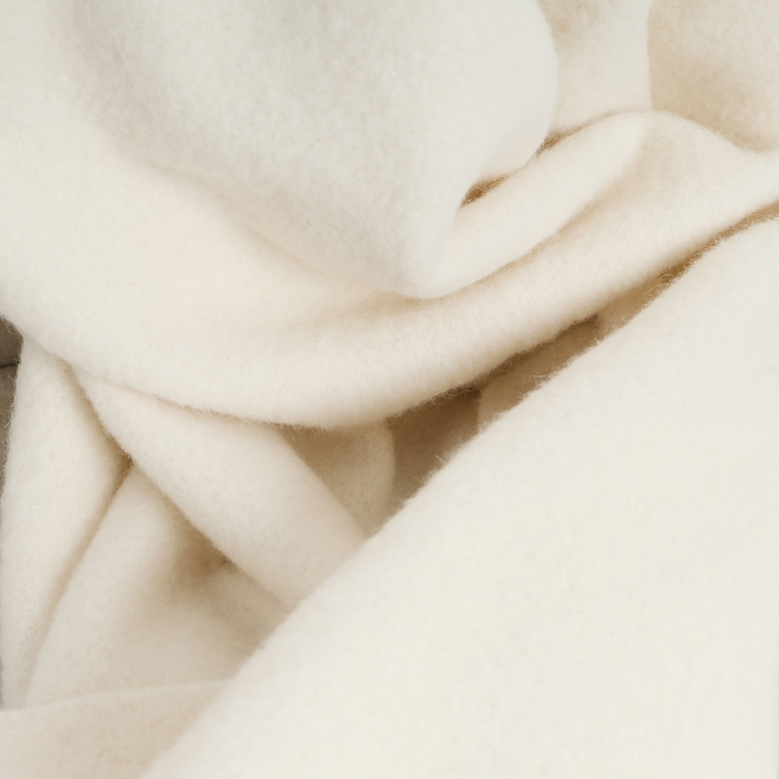 Manta Cadbury De Baby Alpaca Color Blanco