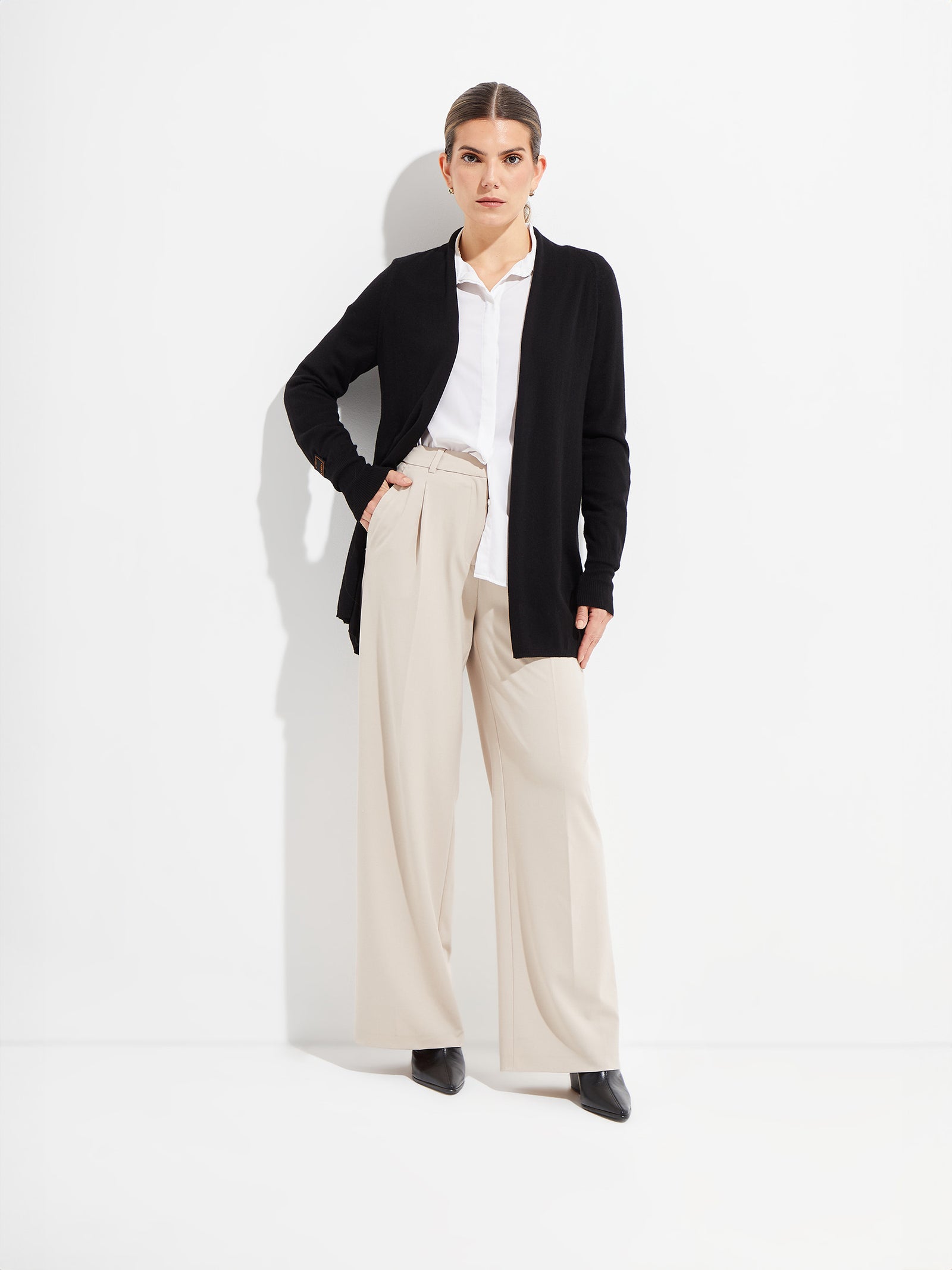 Kaysa Vicuña Cardigan in Black