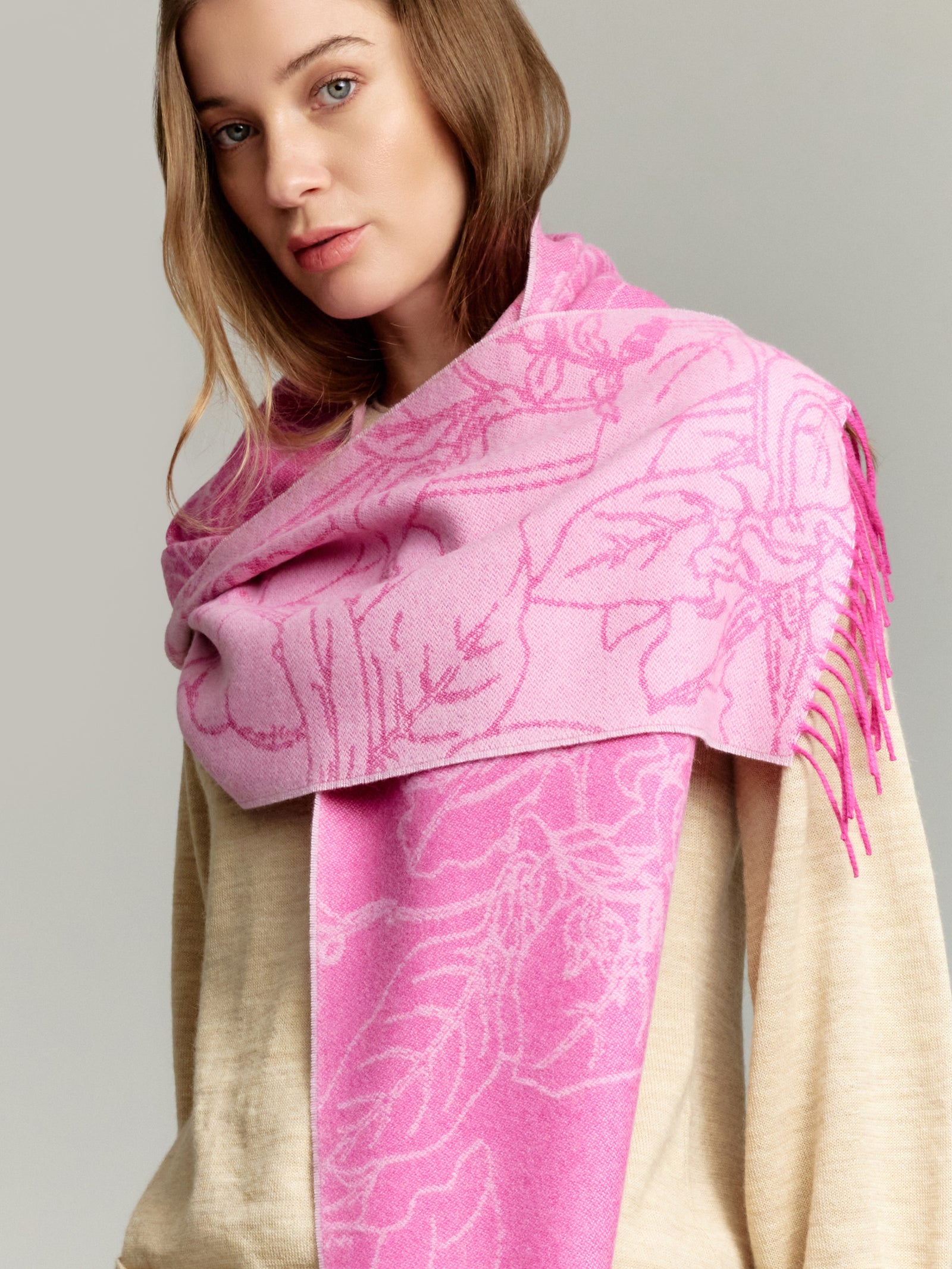 Yetzael Scarf Made of Baby Alpaca in Fuchsia Color
