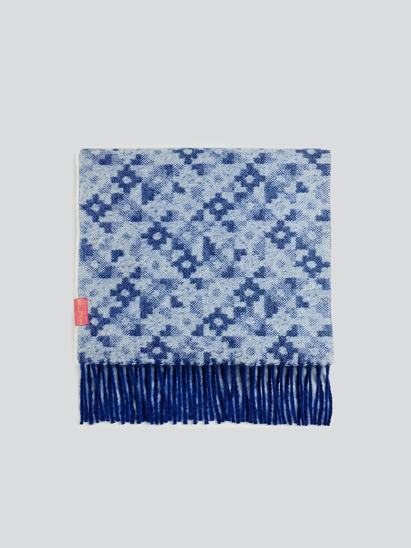 Yldis Scarf Made of Baby Alpaca in Blue