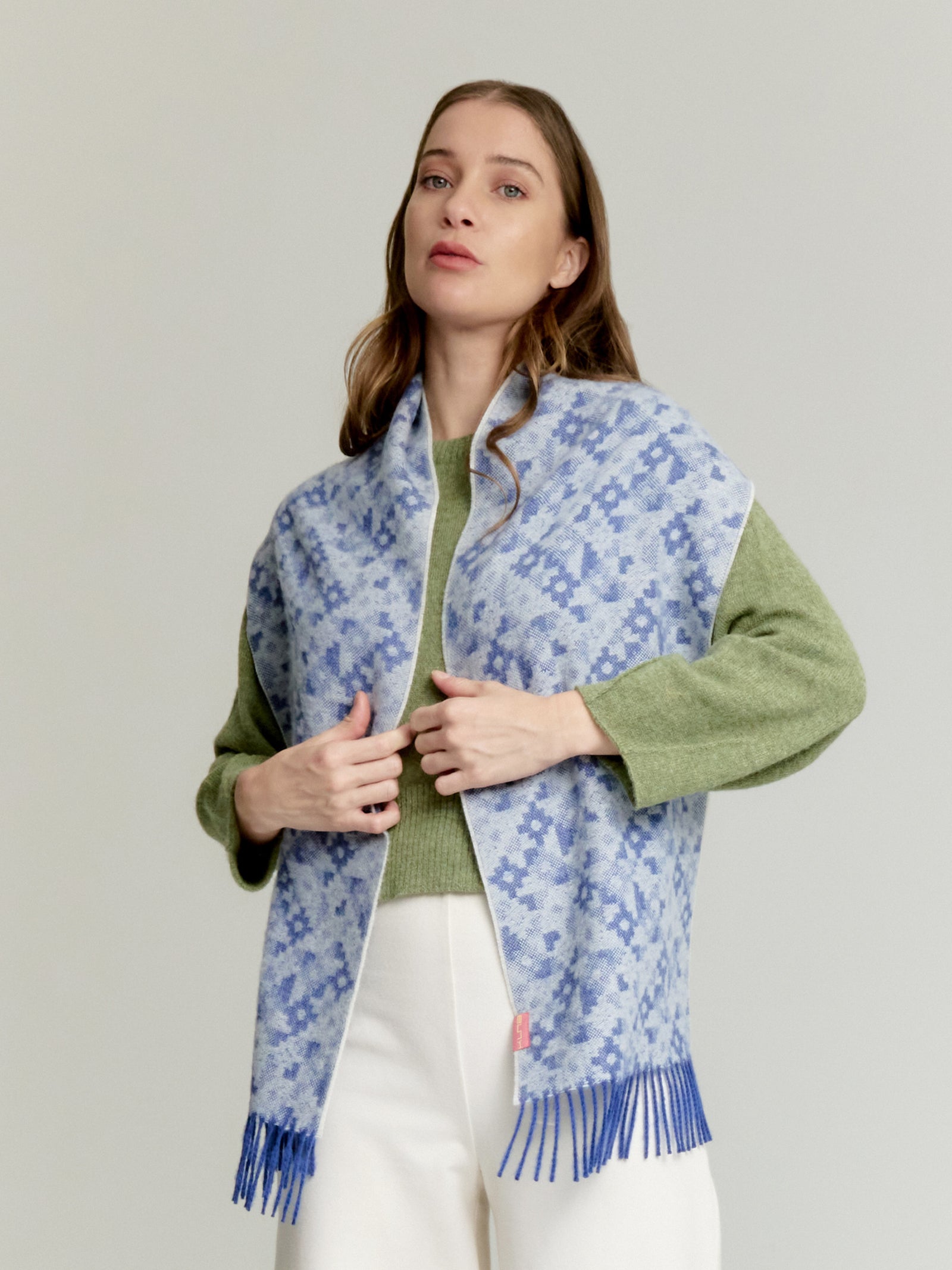 Yldis Scarf Made of Baby Alpaca in Blue