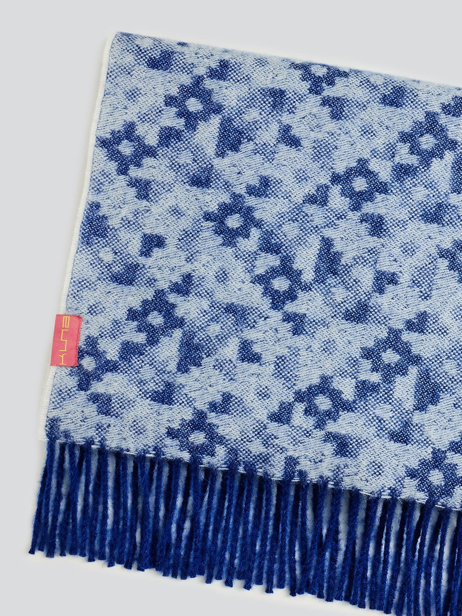 Yldis Scarf Made of Baby Alpaca in Blue