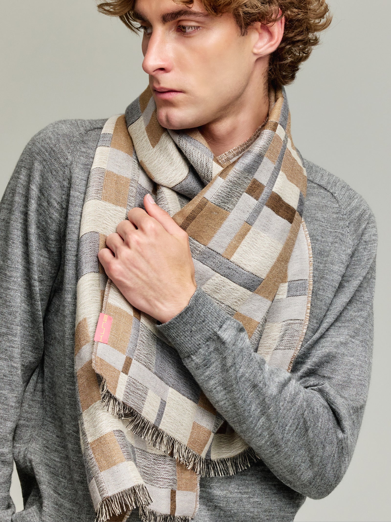 Yatuski Baby Alpaca Scarf in Grey
