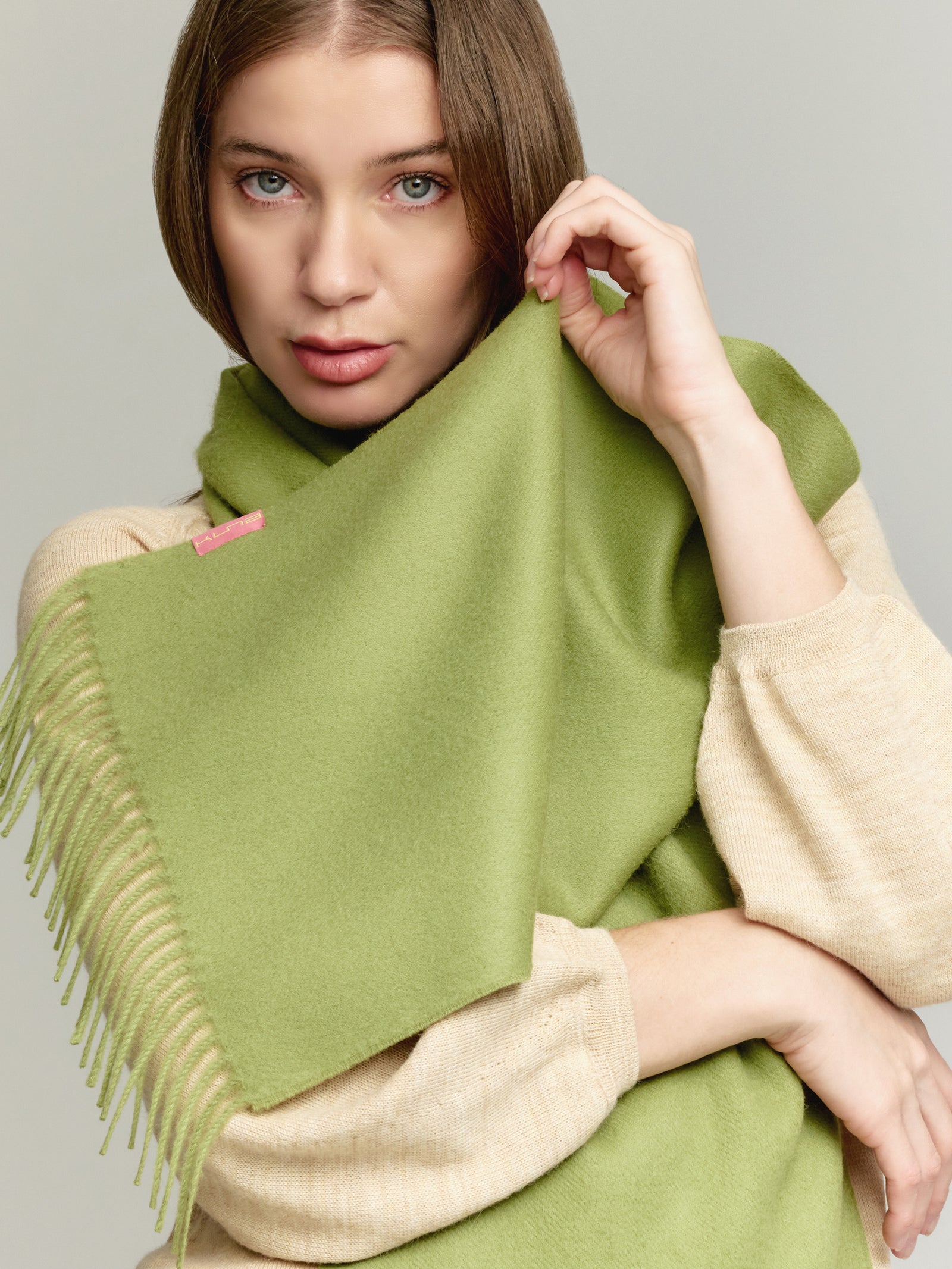 Chalina Adrian De Baby Alpaca Color Verde Loro