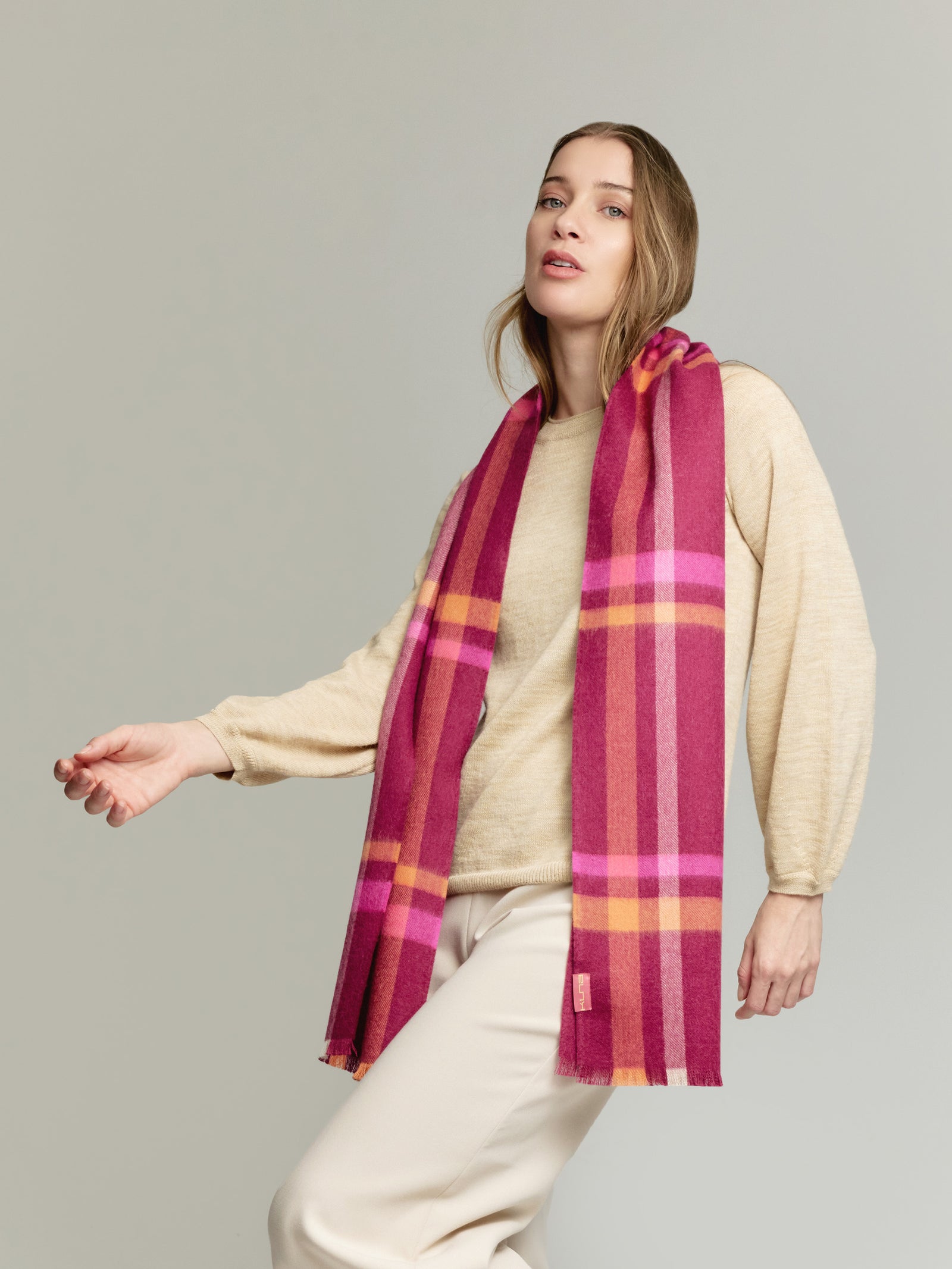 Vallejos Baby Alpaca Scarf in Cherry Color