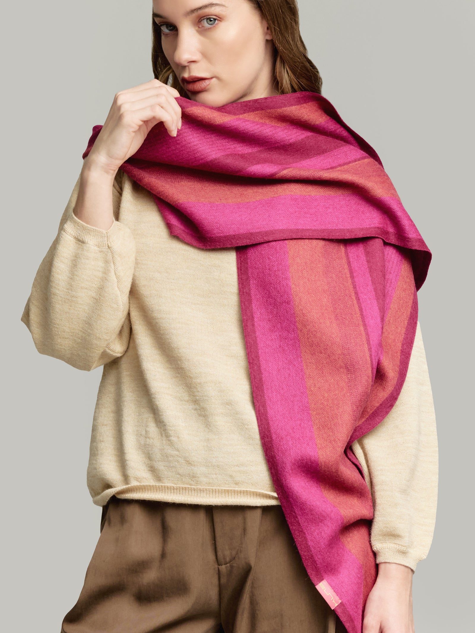 Chalina Valter De Baby Alpaca Color Fucsia