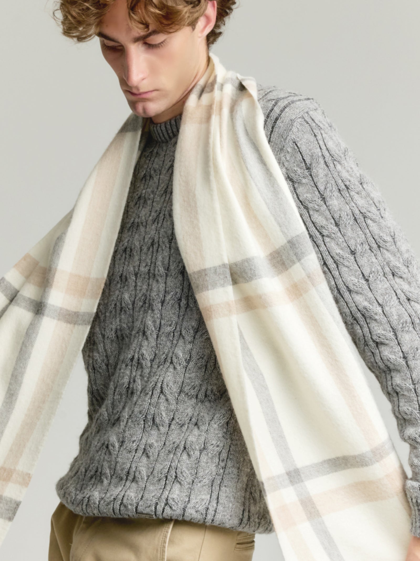 Vallejos Eco Scarf Made of Baby Alpaca in Ecru Color