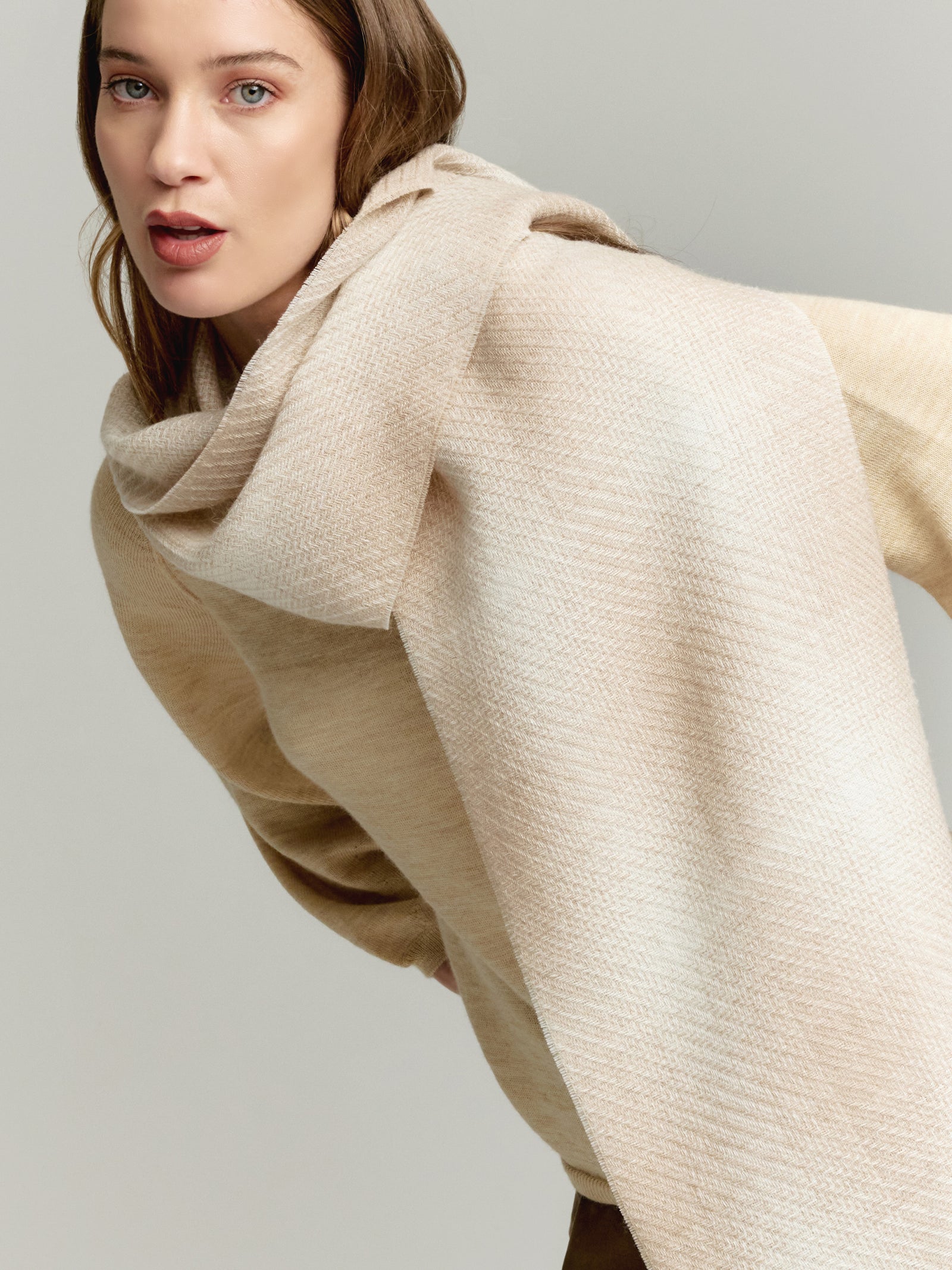 Chalina Valverde De Baby Alpaca Color Beige