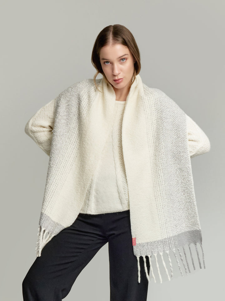 Yanapi Scarf Made of Baby Alpaca in Grey