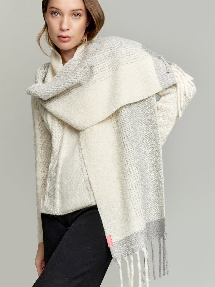 Yanapi Scarf Made of Baby Alpaca in Grey