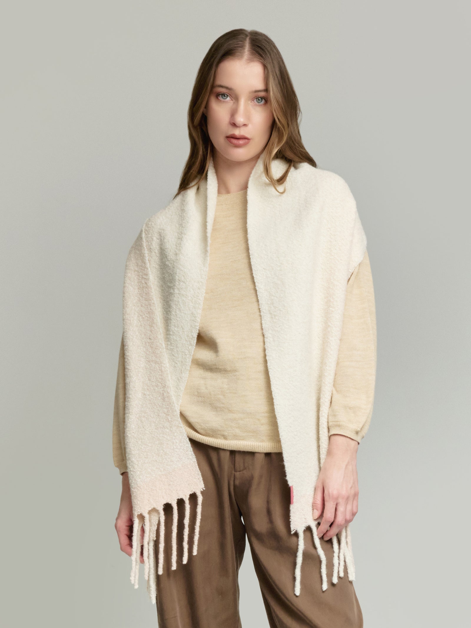 Yanapi Scarf Made of Baby Alpaca in Beige