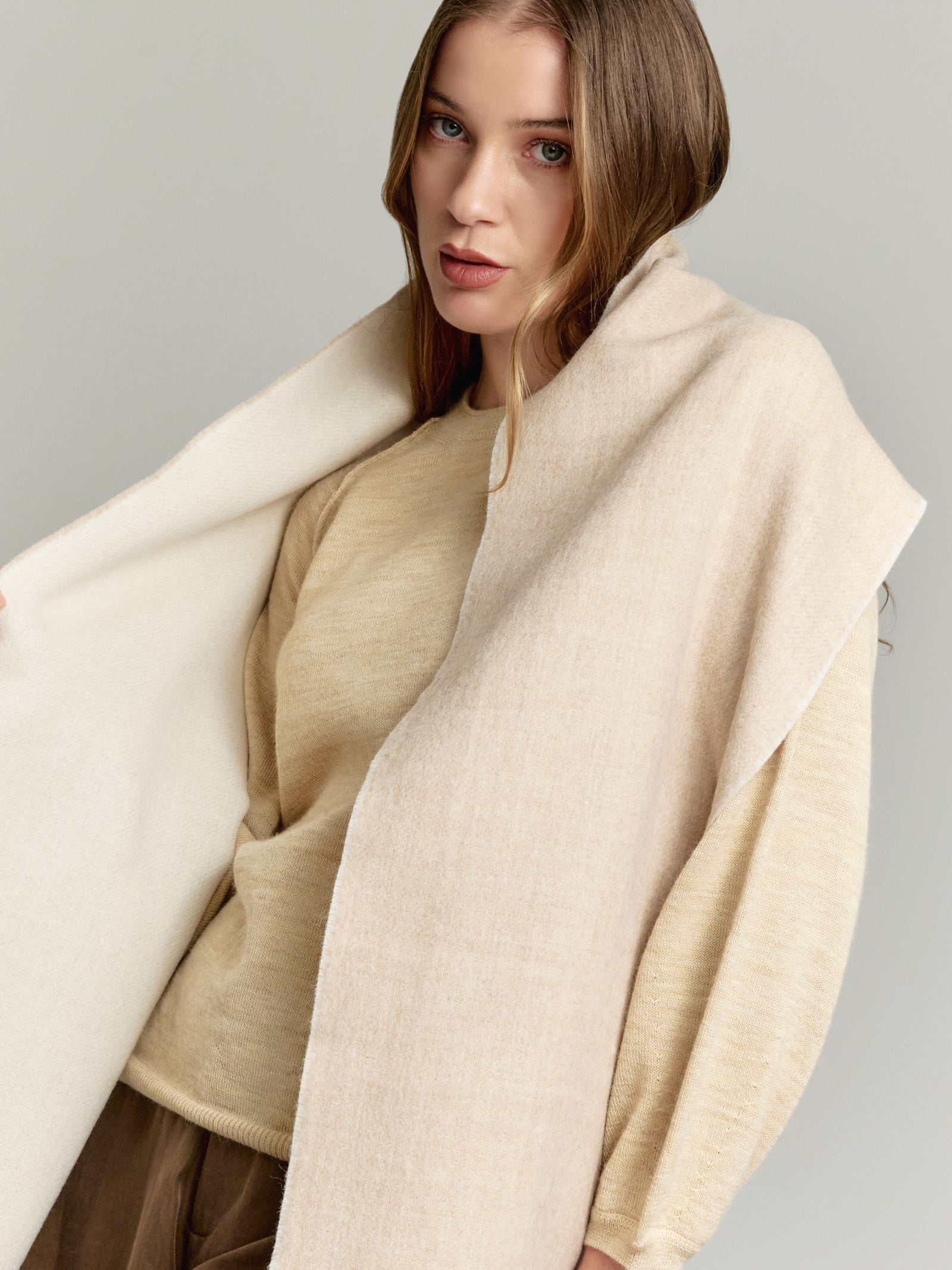Chalina Yamila De Baby Alpaca Color Beige