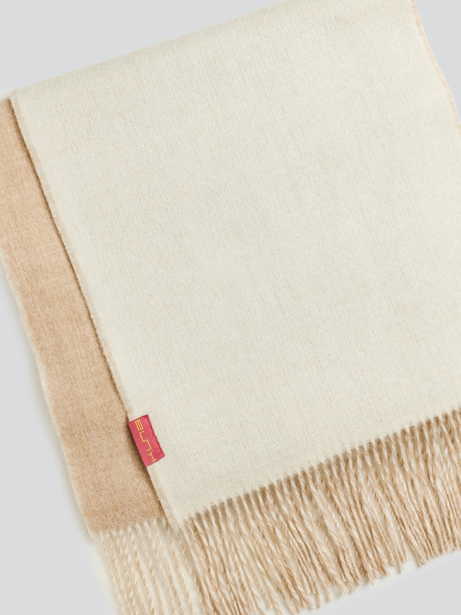 Chalina Yamila De Baby Alpaca Color Beige