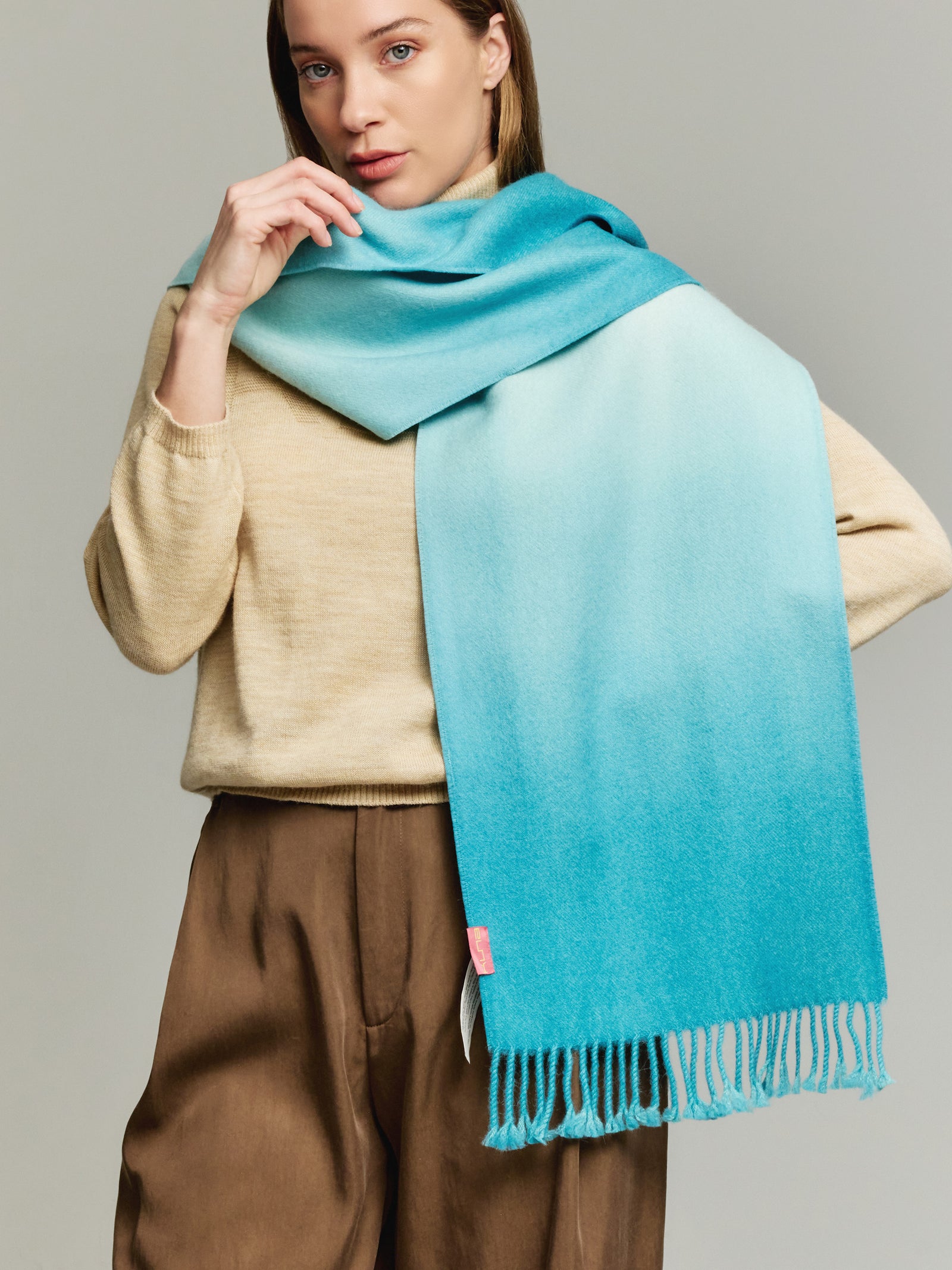 Yemi Scarf Made of Baby Alpaca in Green