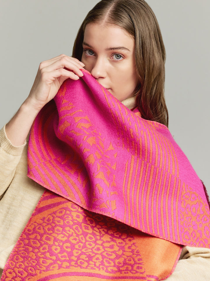 Yogi Scarf Made of Baby Alpaca in Fuchsia Color