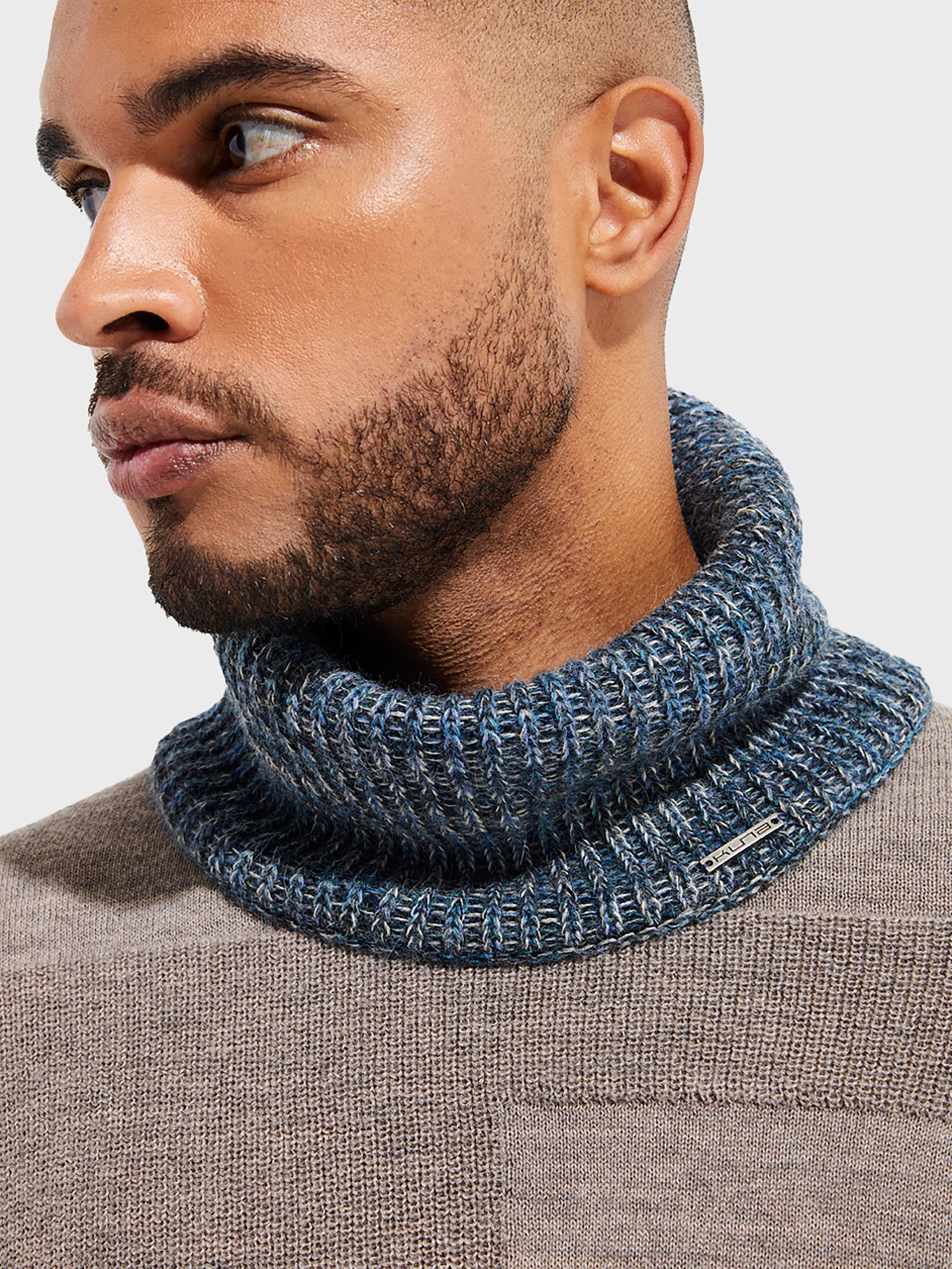 Chalina Ubicate Neck De Baby Alpaca Color Azul