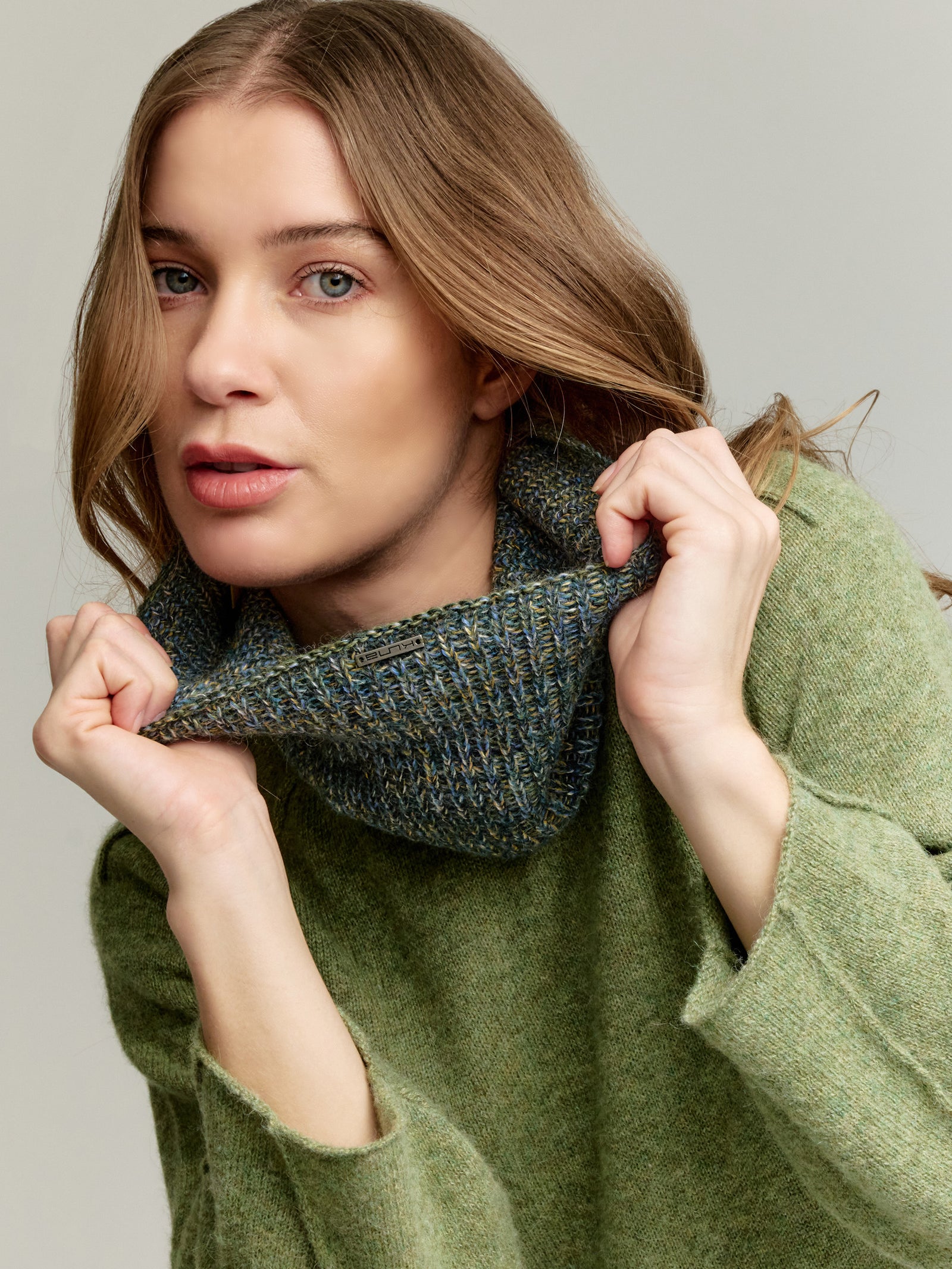 Chalina Ubicate Neck De Baby Alpaca Color Turquesa