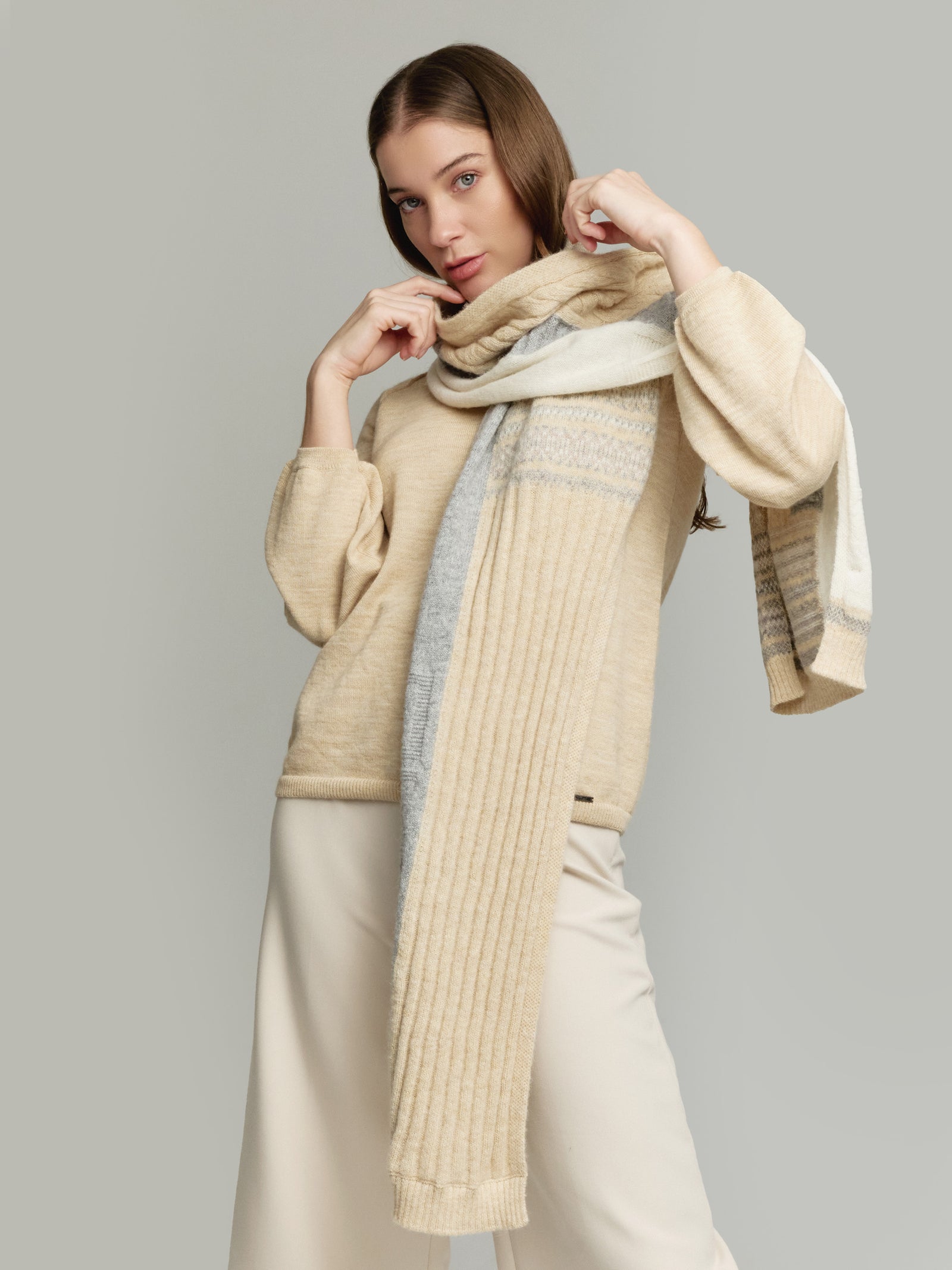 Ysadora Scarf Made of Baby Alpaca in Beige