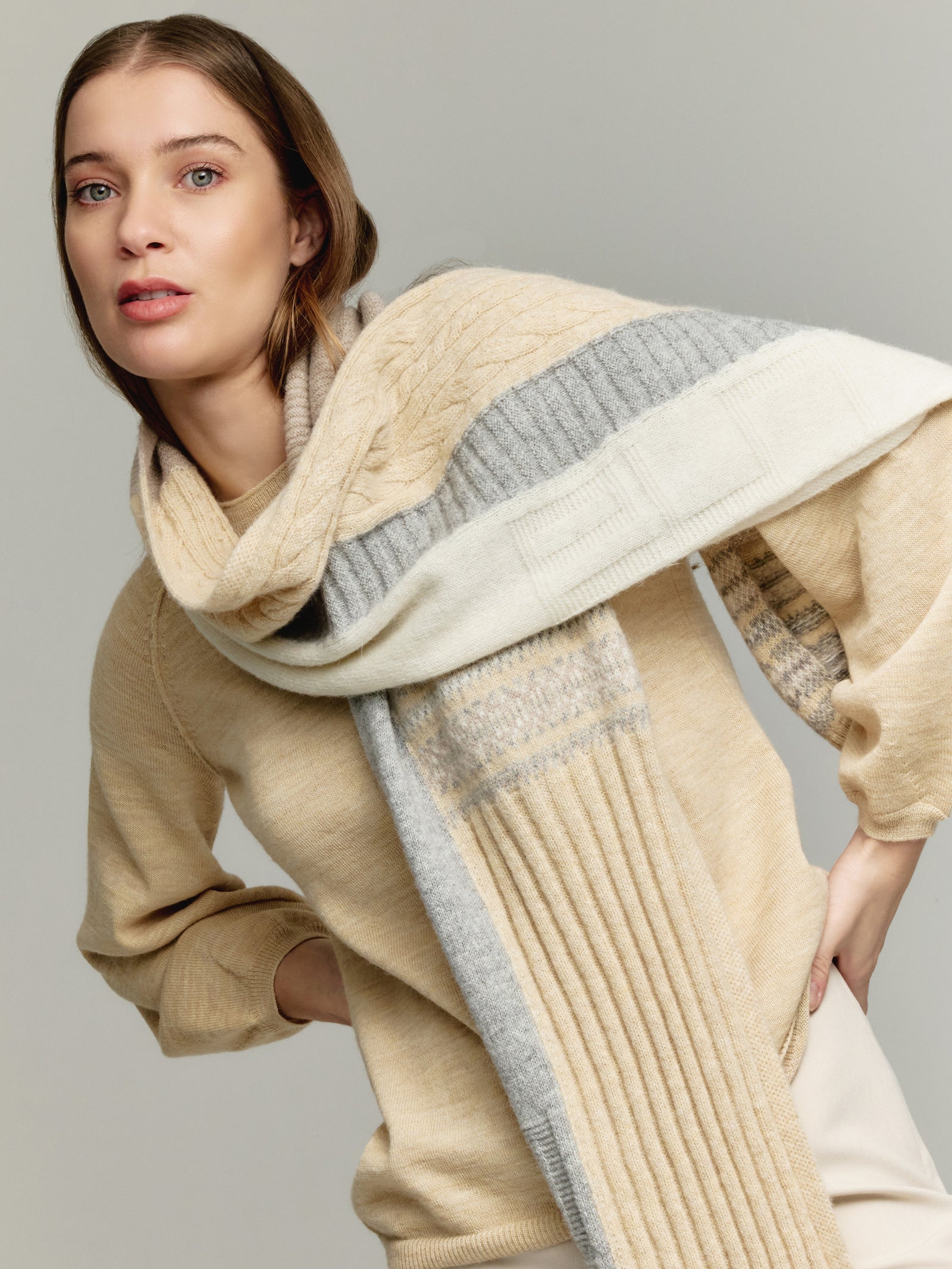 Ysadora Scarf Made of Baby Alpaca in Beige