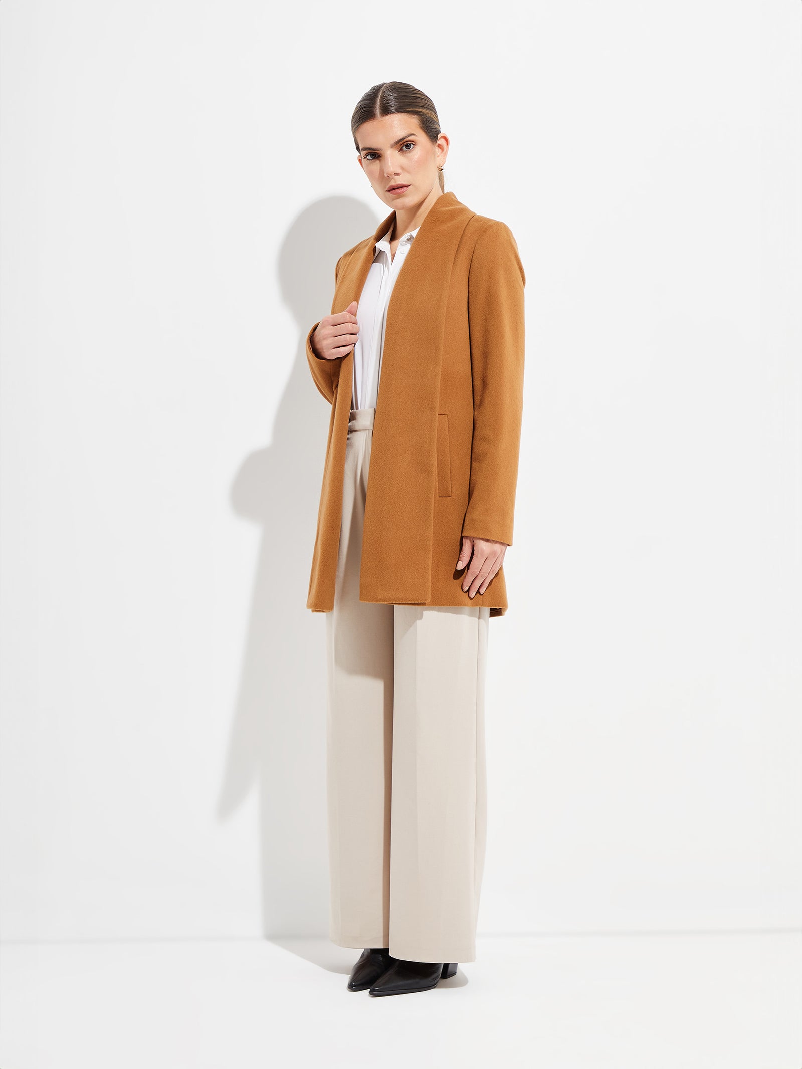 Camel-colored Vicuña Swing Short Coat