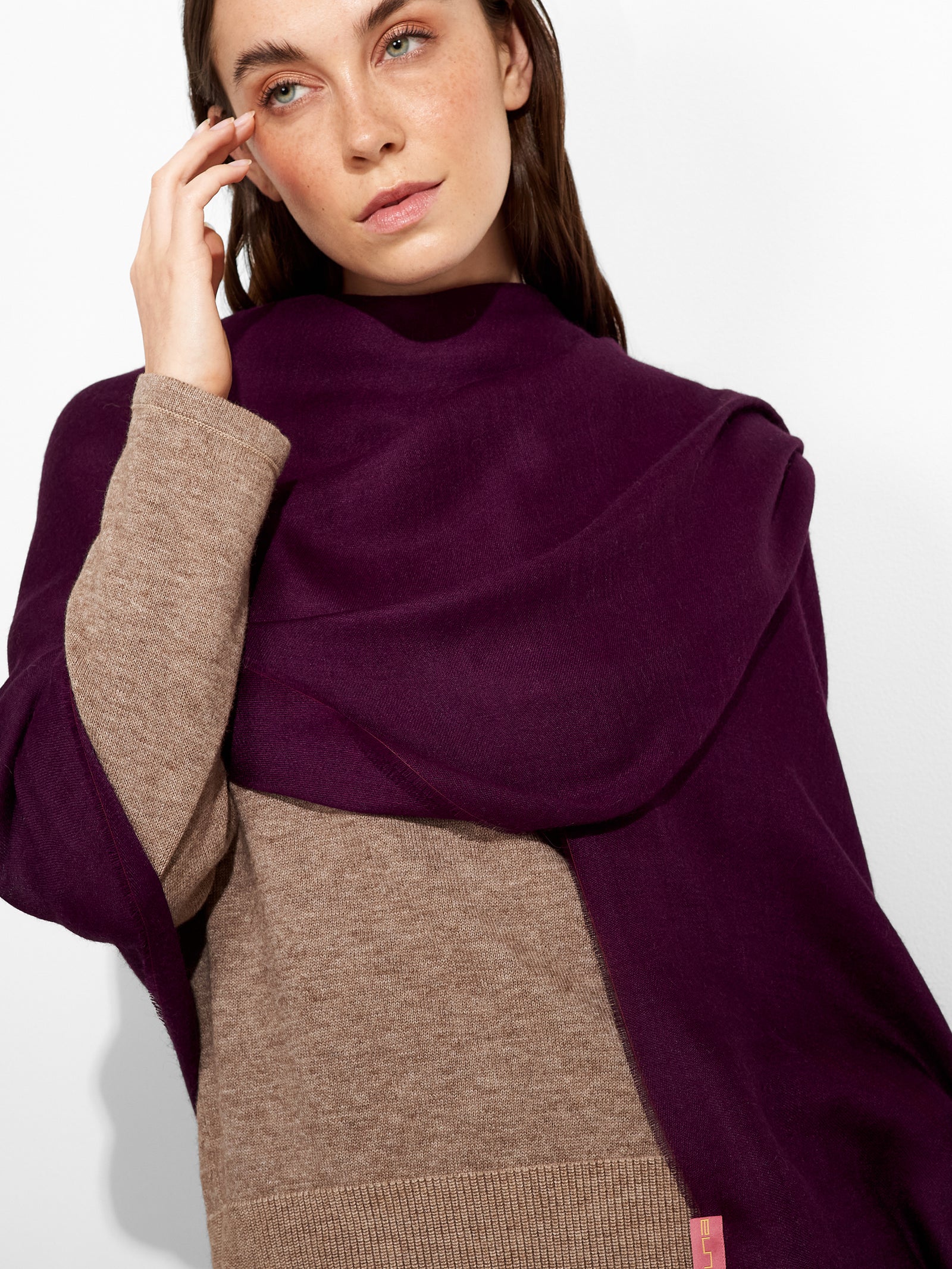 Estola Teaberry De Baby Alpaca Color Morado