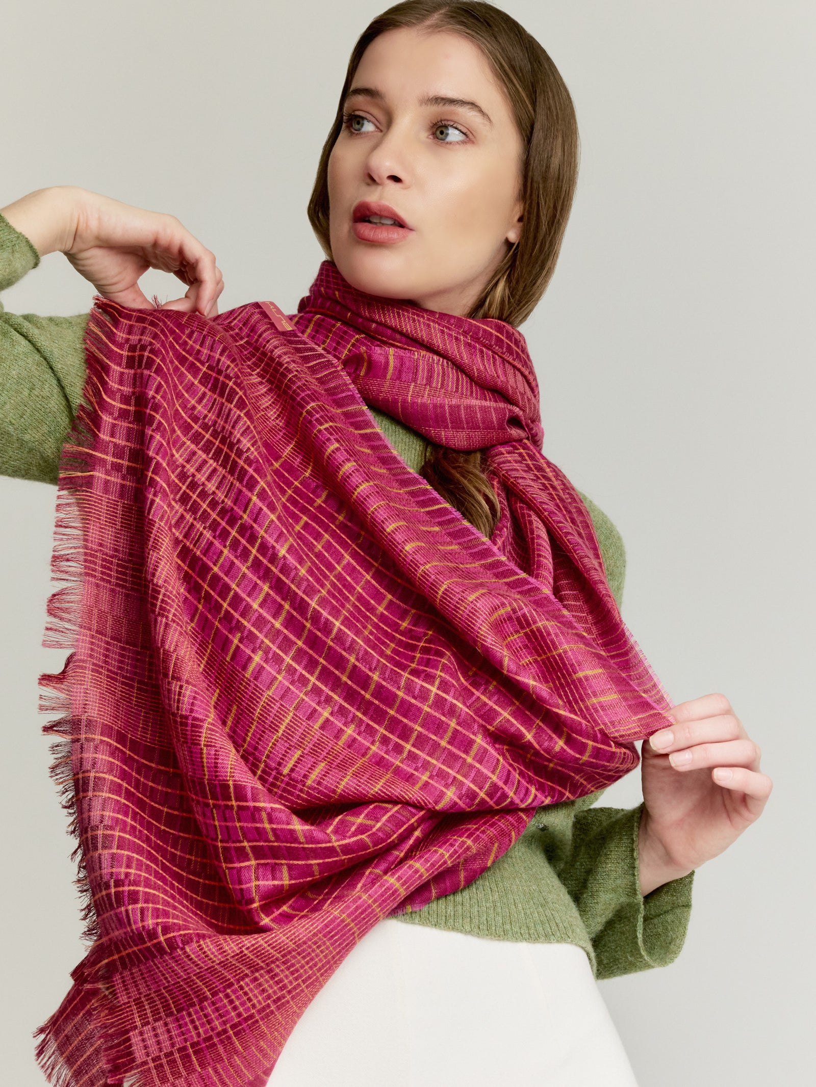 Estola Vermondi De Baby Alpaca Color Fucsia