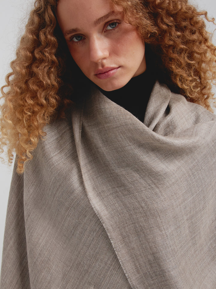 Estola Teaberry Eco De Baby Alpaca Color Gris