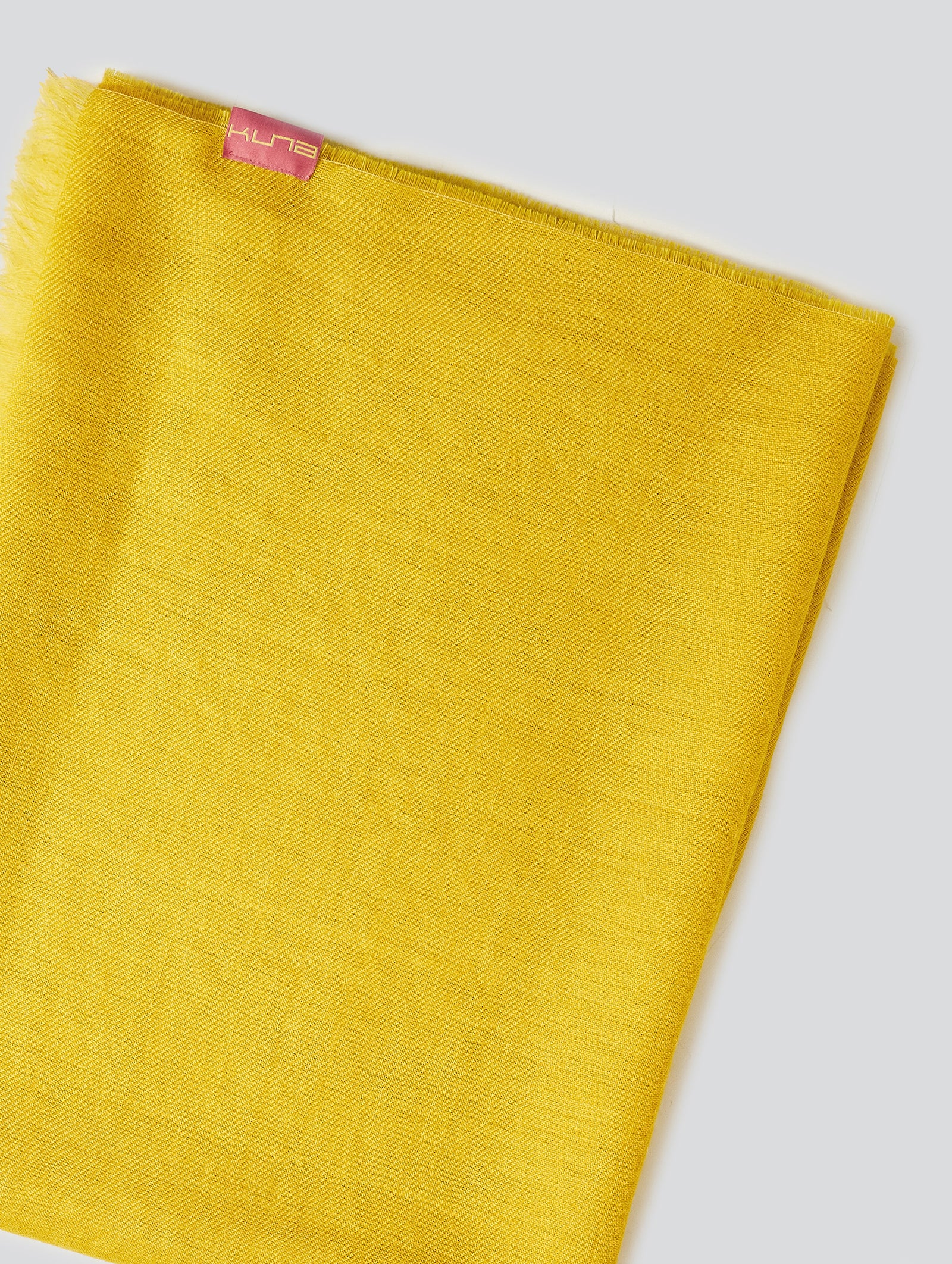 Estola Amareto De Baby Alpaca Color Amarillo