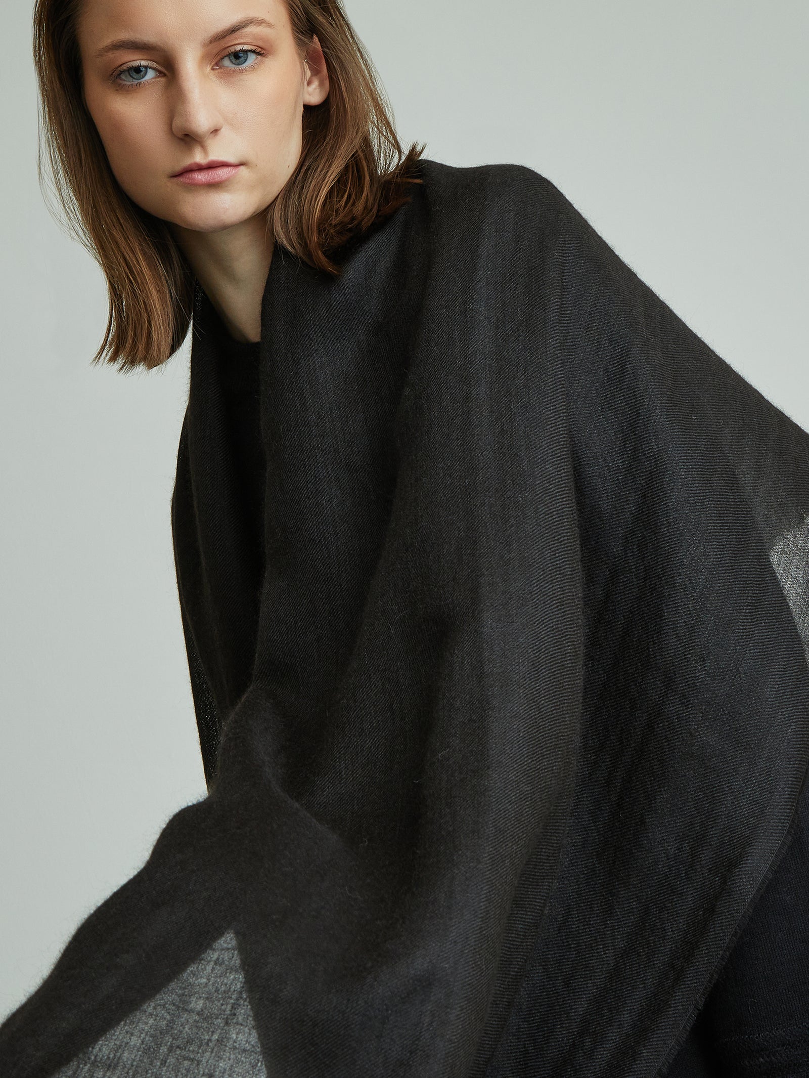 Estola Breeze De Baby Alpaca Color Negro