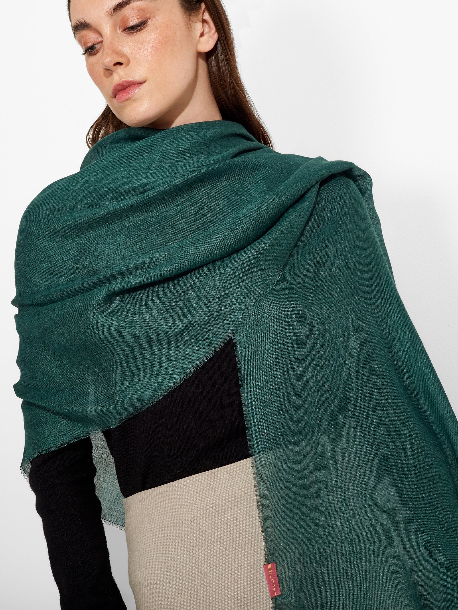 Estola Alondra De Baby Alpaca Color Verde Oscuro