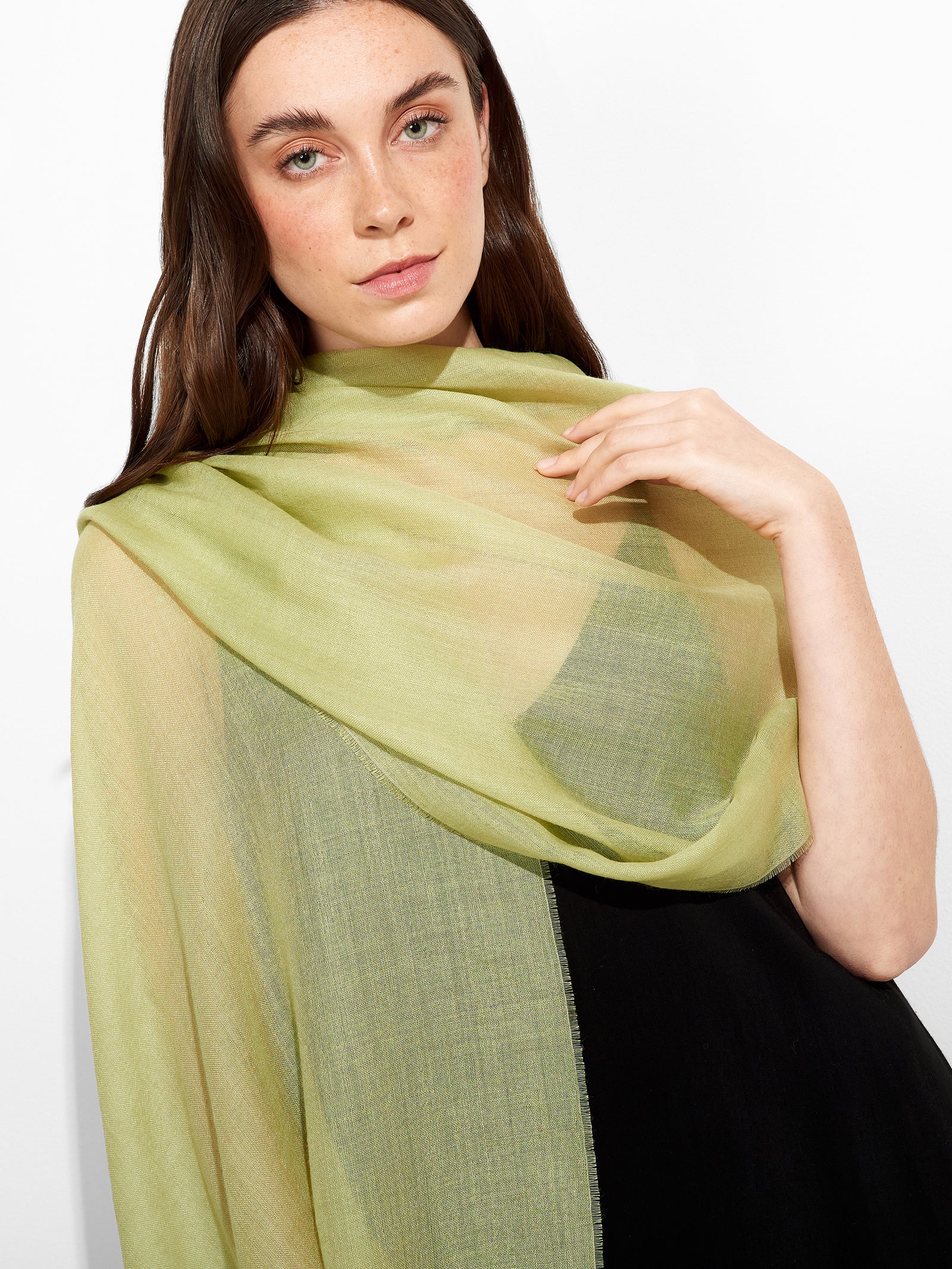 Estola Alondra De Baby Alpaca Color Verde Claro