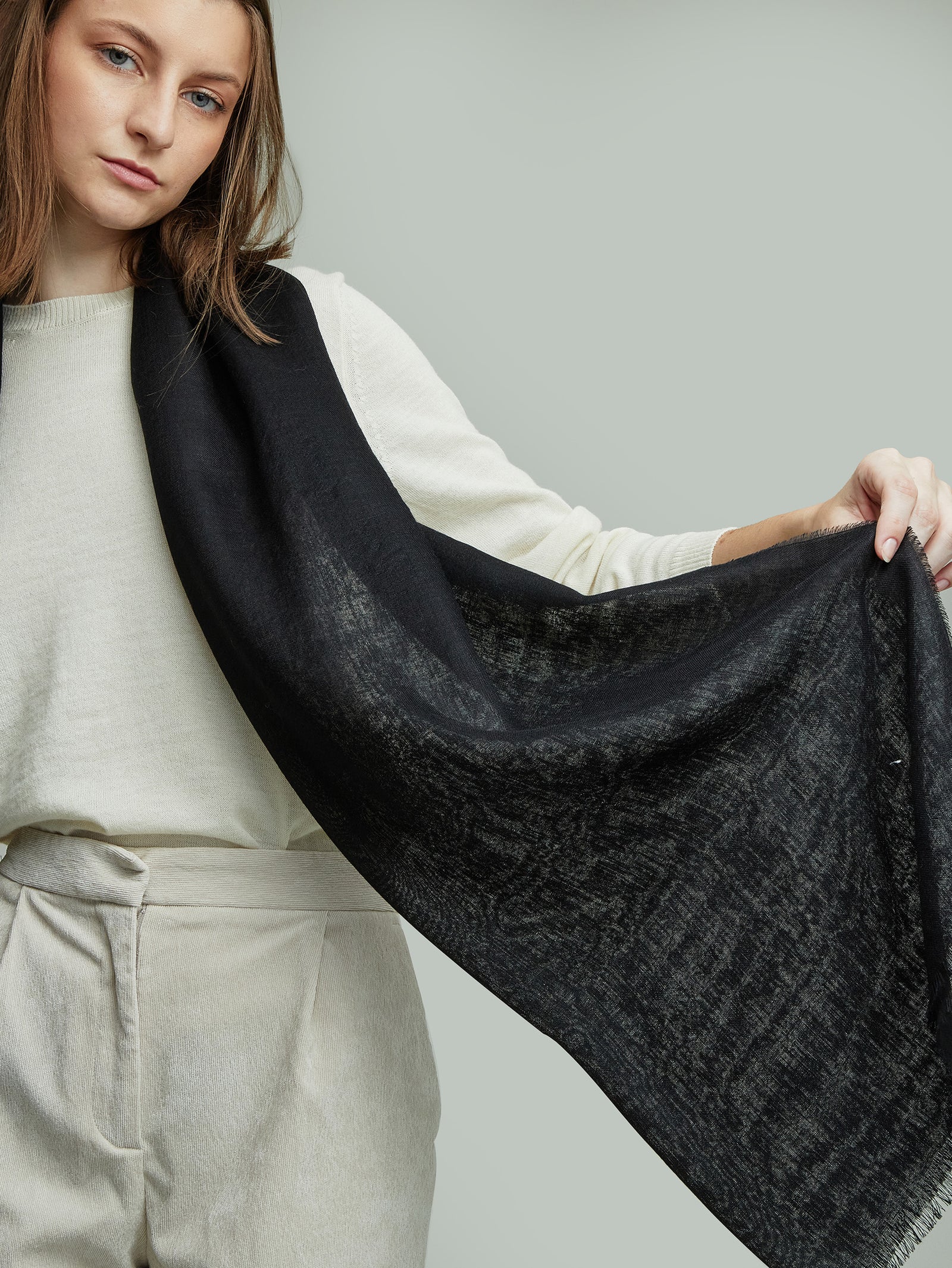 Estola Alondra De Baby Alpaca Color Negro