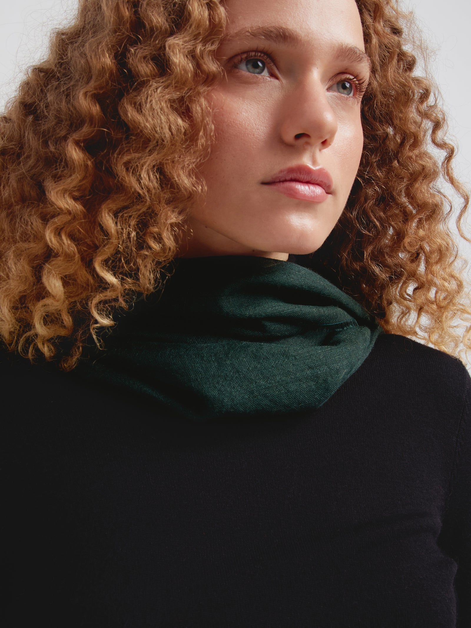Estola Alondra De Baby Alpaca Color Verde