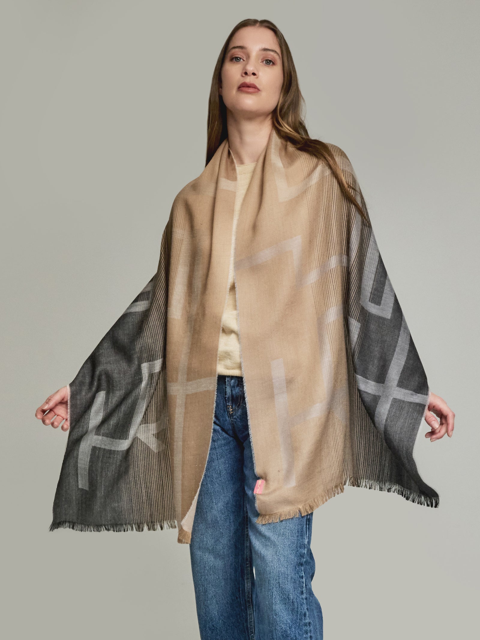 Yrati Baby Alpaca Stole Grey