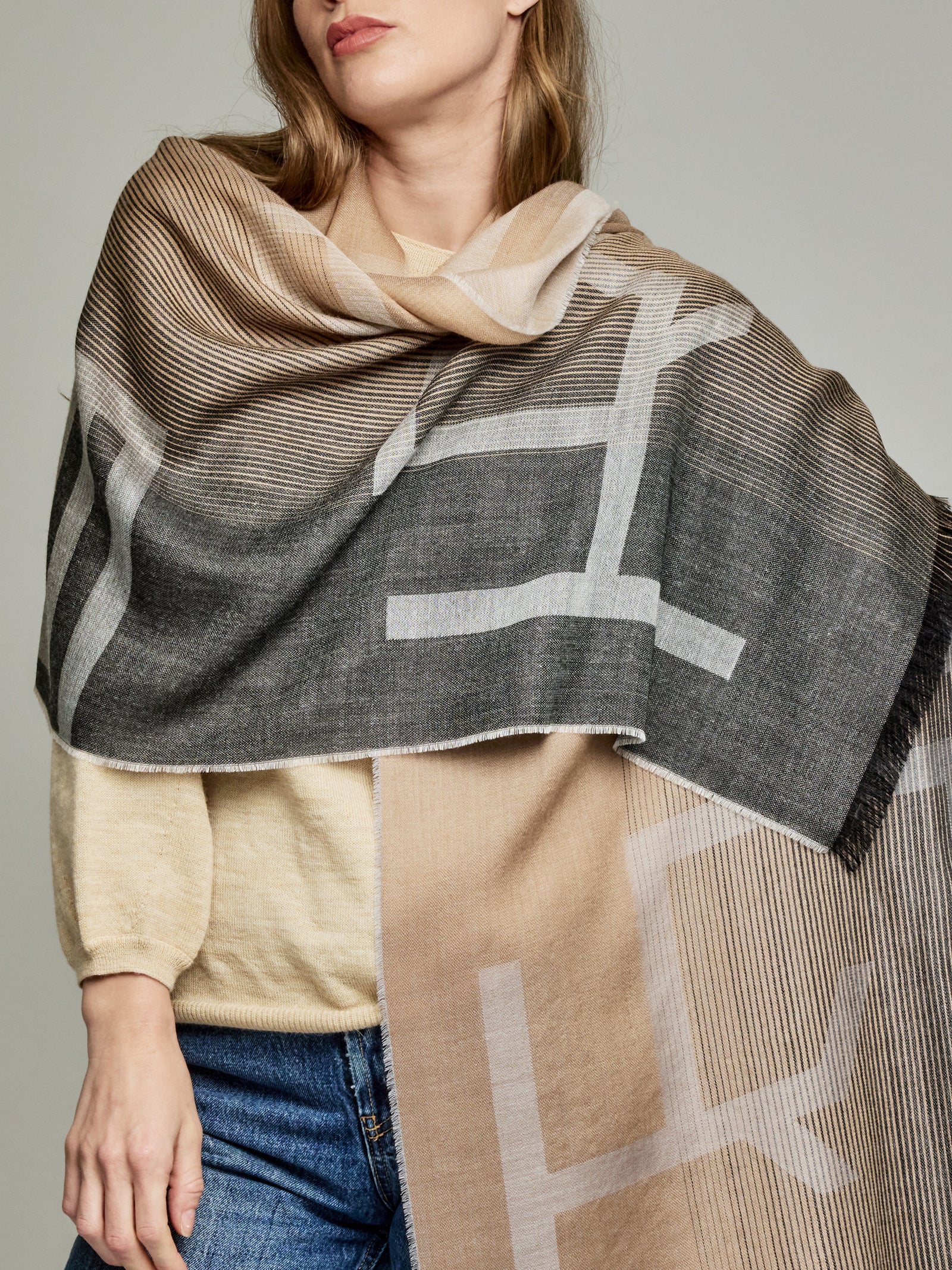 Yrati Baby Alpaca Stole Grey