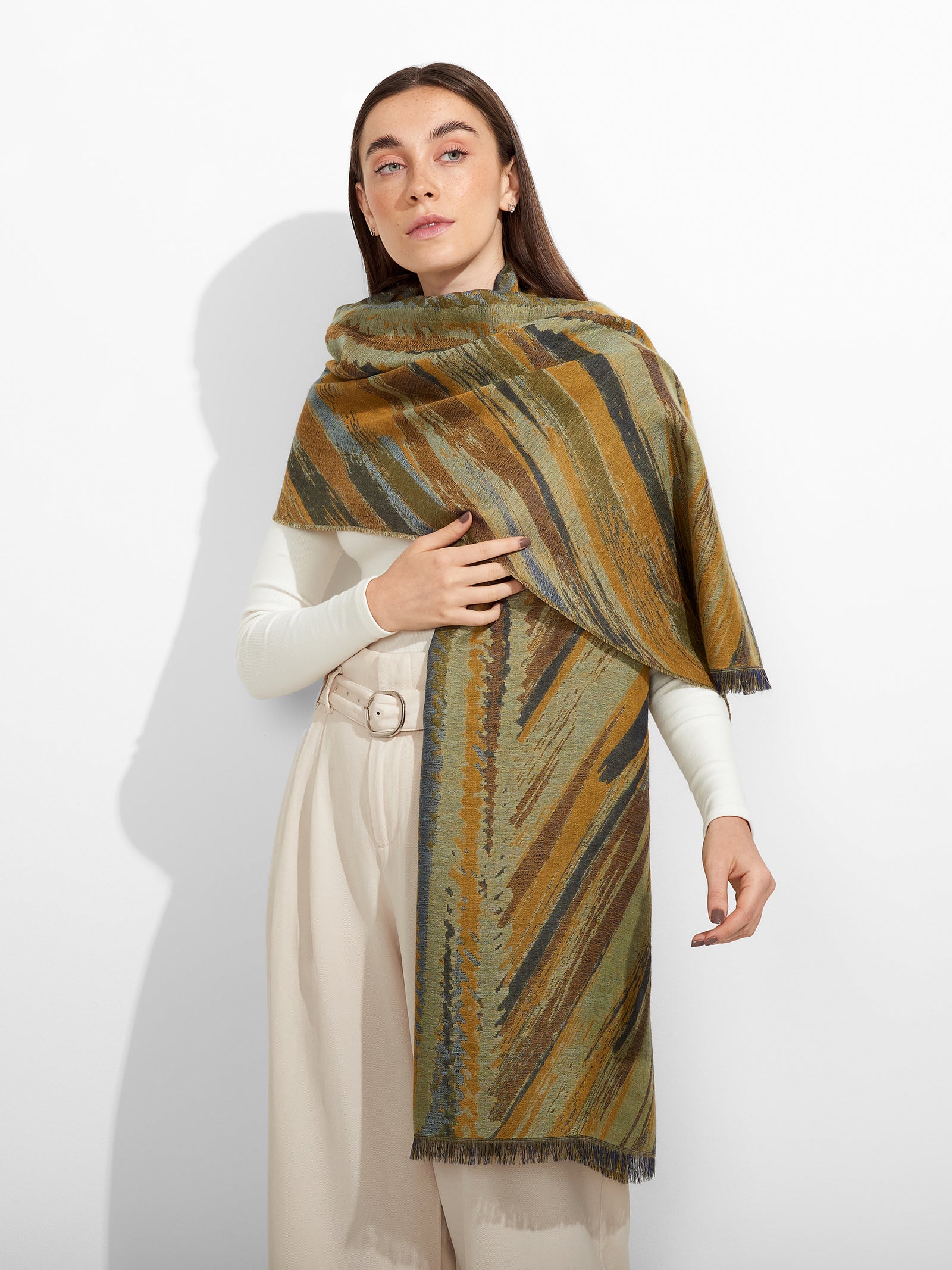 Estola Zidny De Baby Alpaca Color Amarillo