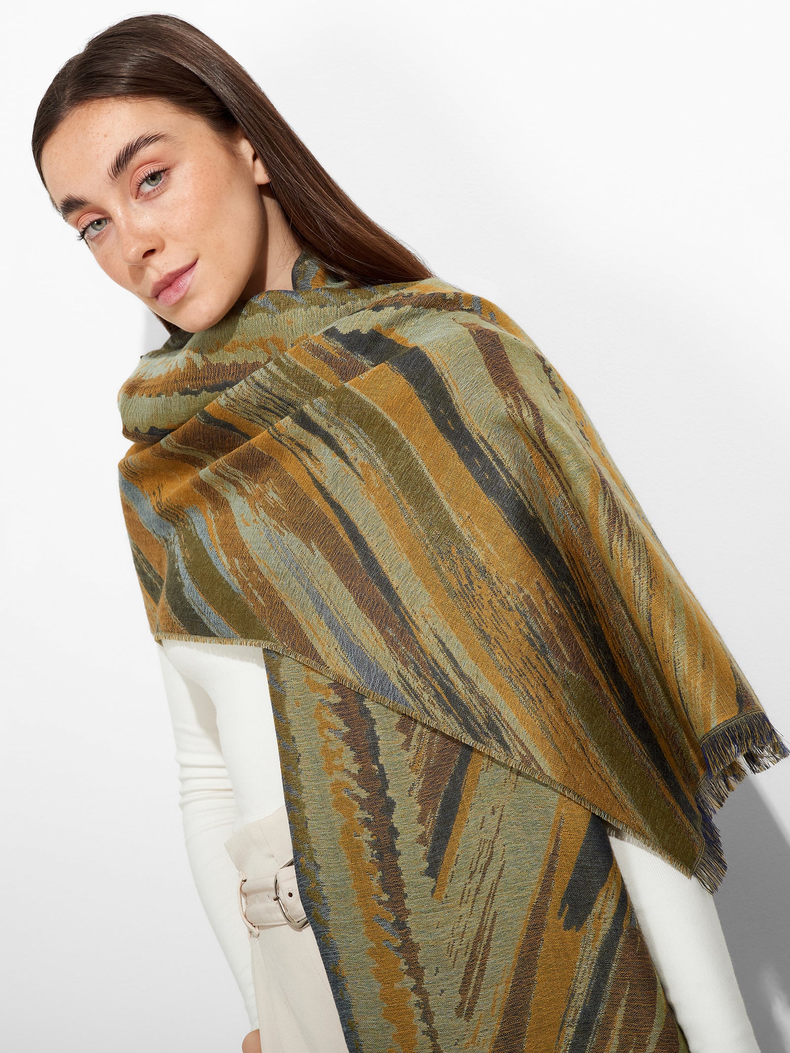Estola Zidny De Baby Alpaca Color Amarillo